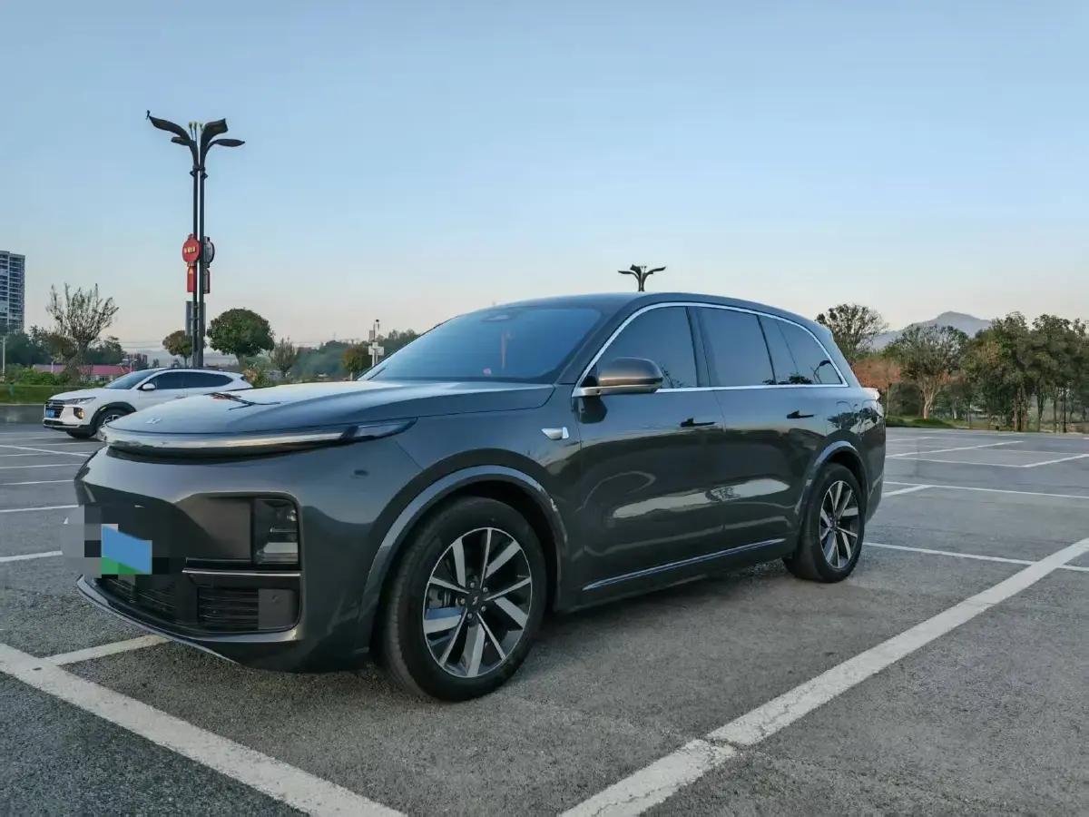 2023 Li L8 Range Extended 154HP REEV 40.9KWH