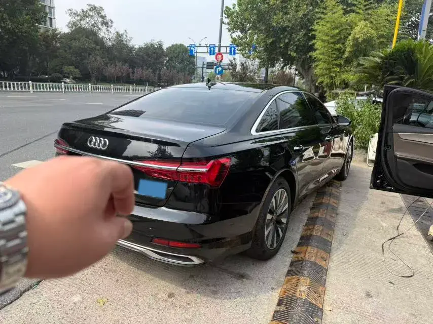 2023 AUDI A6L thumbnail 3