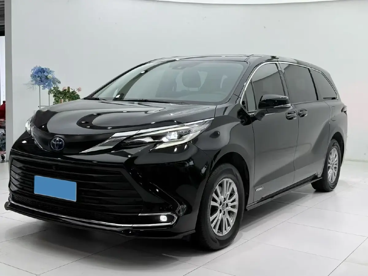 2021 Toyota Sienna 2.5L 192HP L4 E-CVT Hybrid