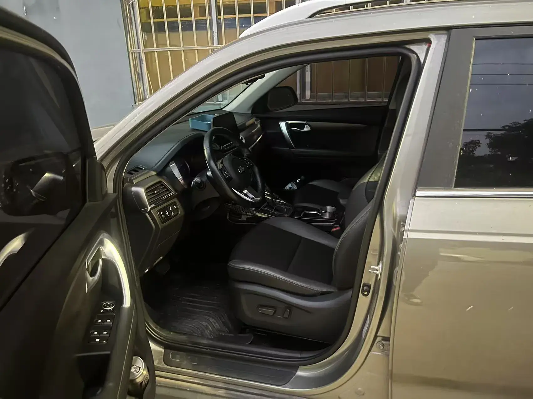 2019 KIA SPORTAGE thumbnail 2