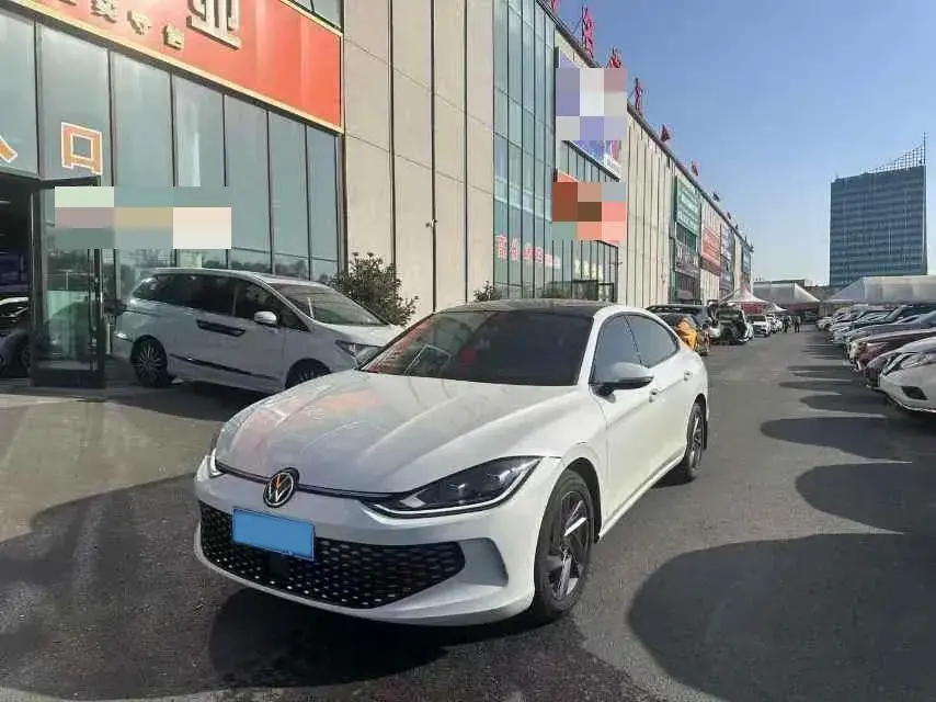 2024 VOLKSWAGEN LAMANDO view 1