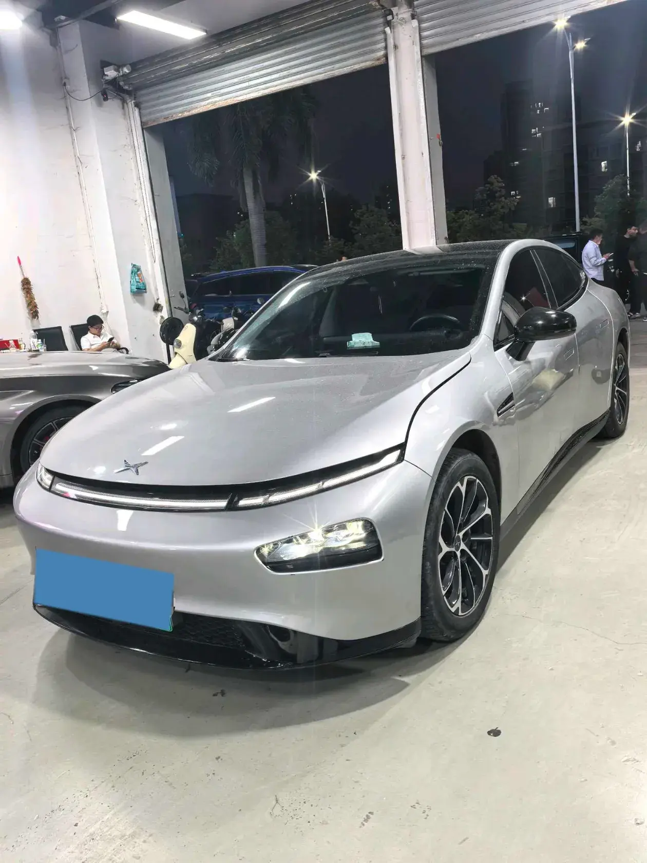 2022 XPENG P7 view 1