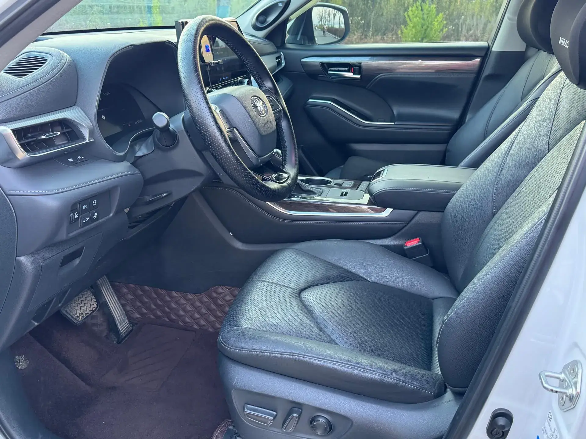 2022 TOYOTA HIGHLANDER thumbnail 4