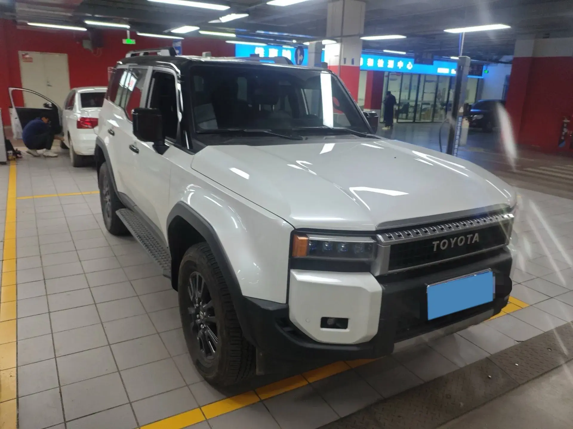 2024 TOYOTA LAND thumbnail 2