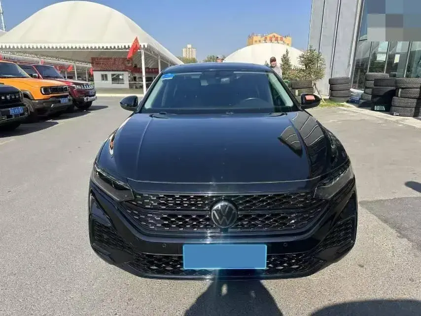 2023 VOLKSWAGEN PASSAT thumbnail 2