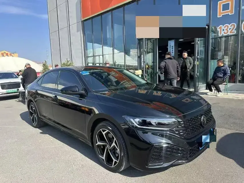 2023 VOLKSWAGEN PASSAT thumbnail 3