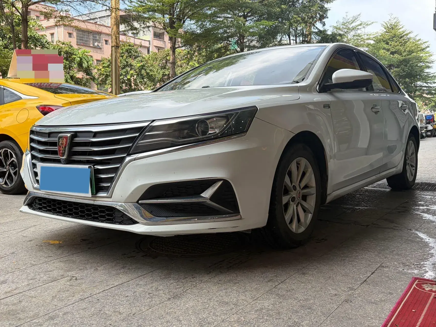 2017 ROEWE I6 view 1