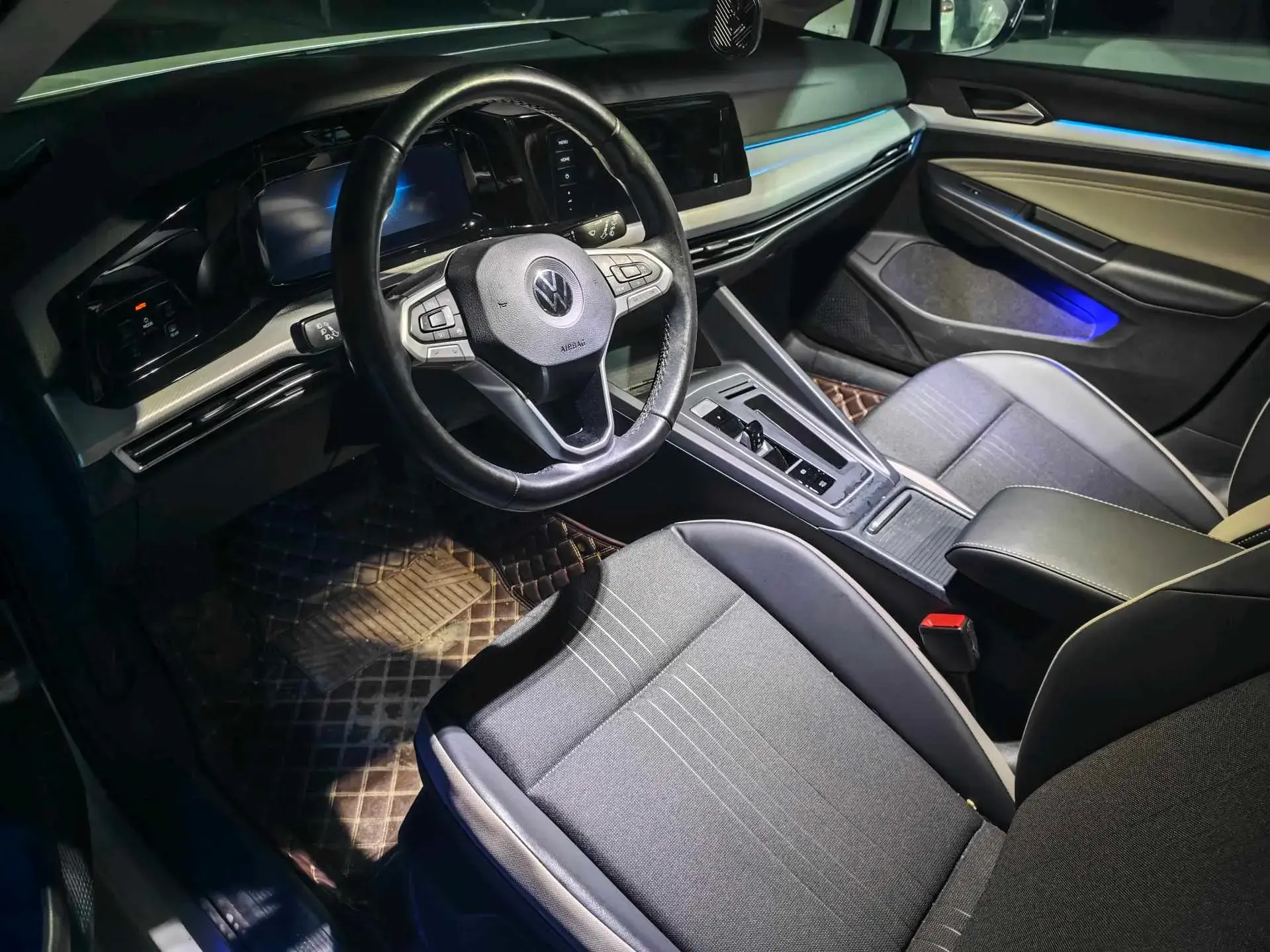 2021 VOLKSWAGEN GOLF thumbnail 4