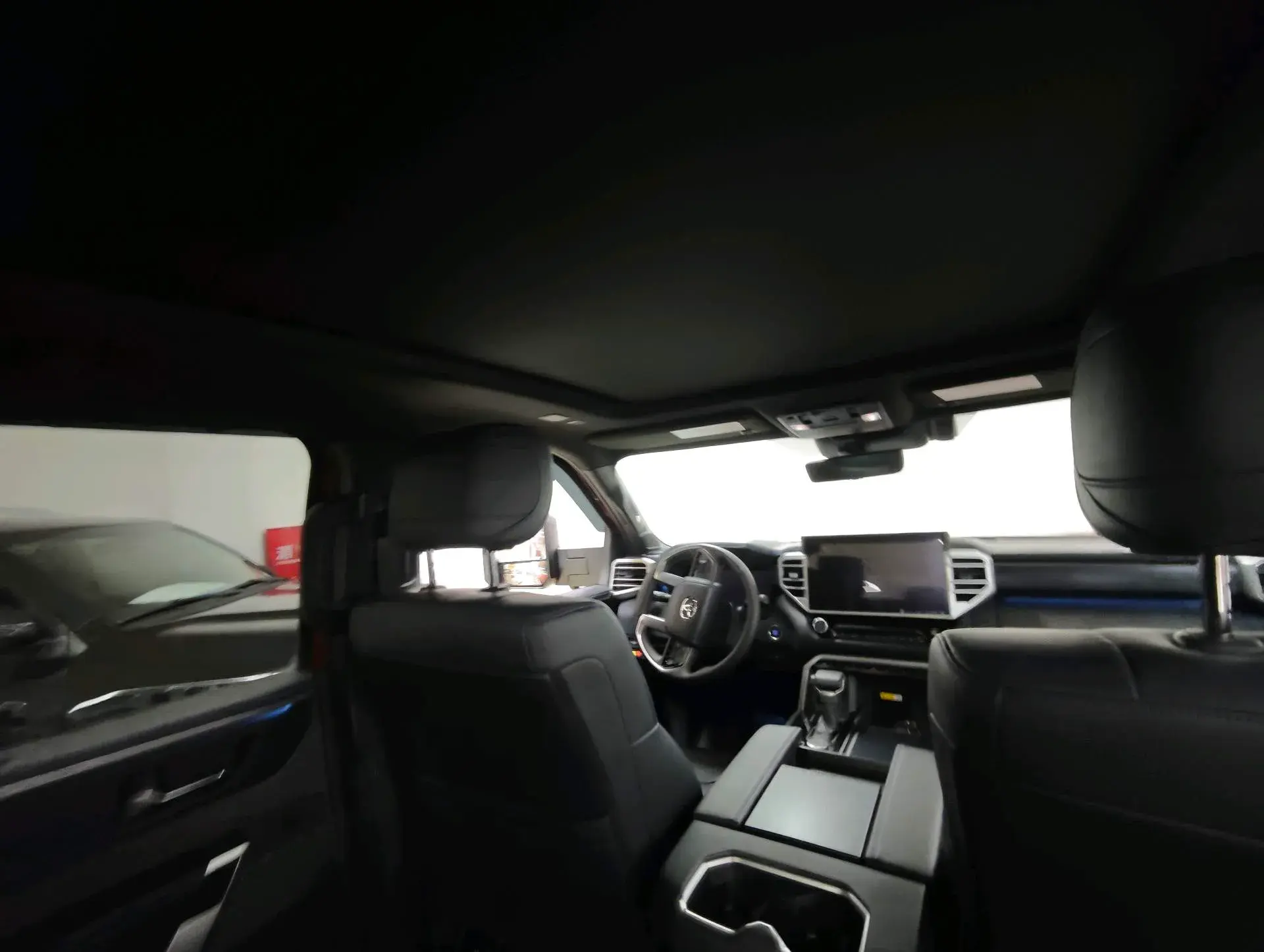 2022 TANK 300 thumbnail 3