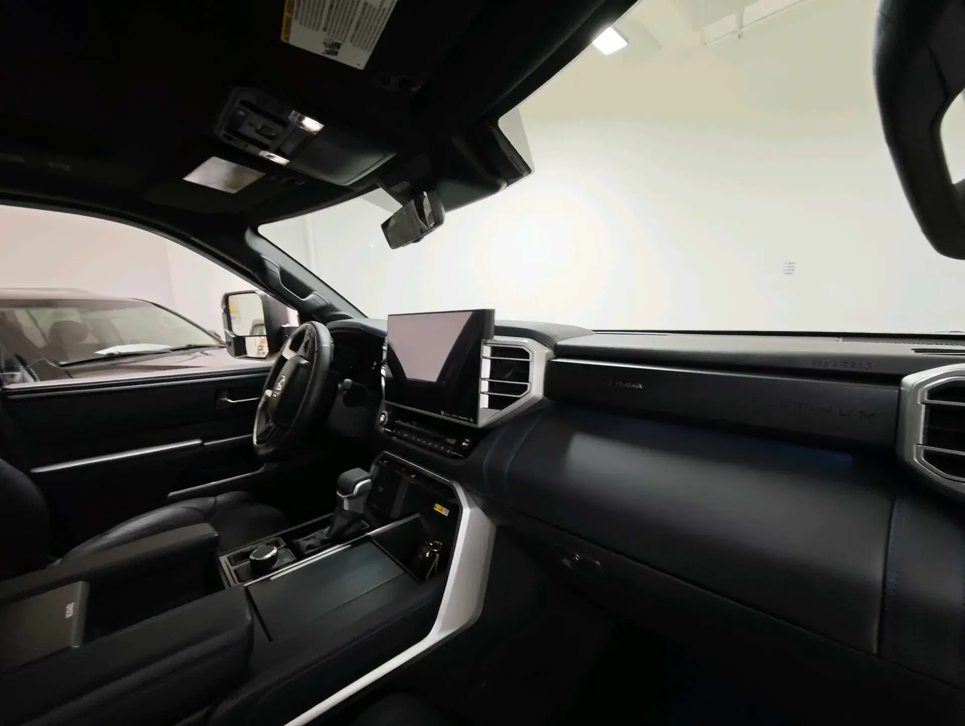 2022 TANK 300 thumbnail 4