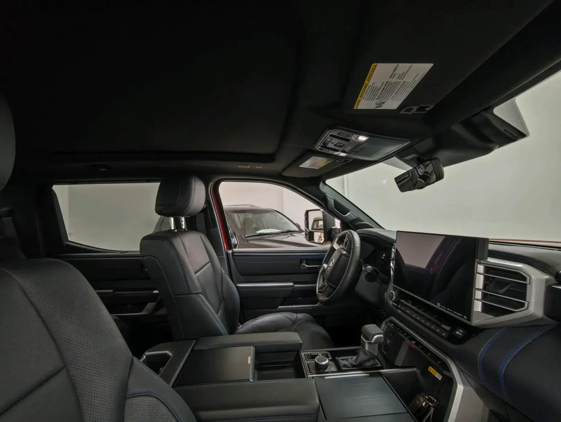 2022 TANK 300 thumbnail 2