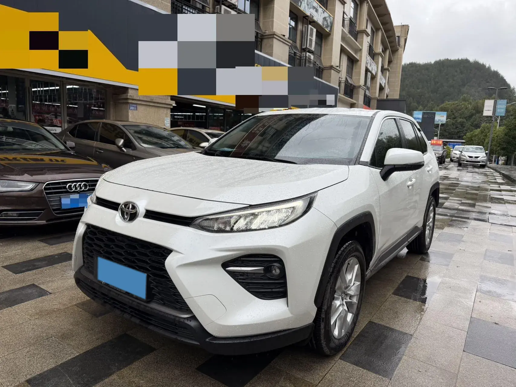 2020 TOYOTA WILDLANDER view 1