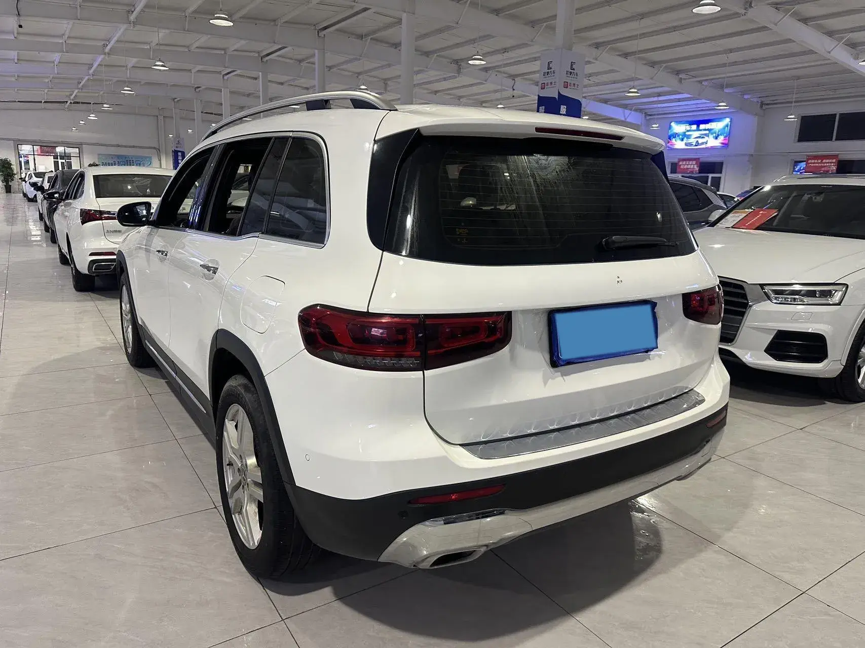 2021 MERCEDES-BENZ GLB thumbnail 4