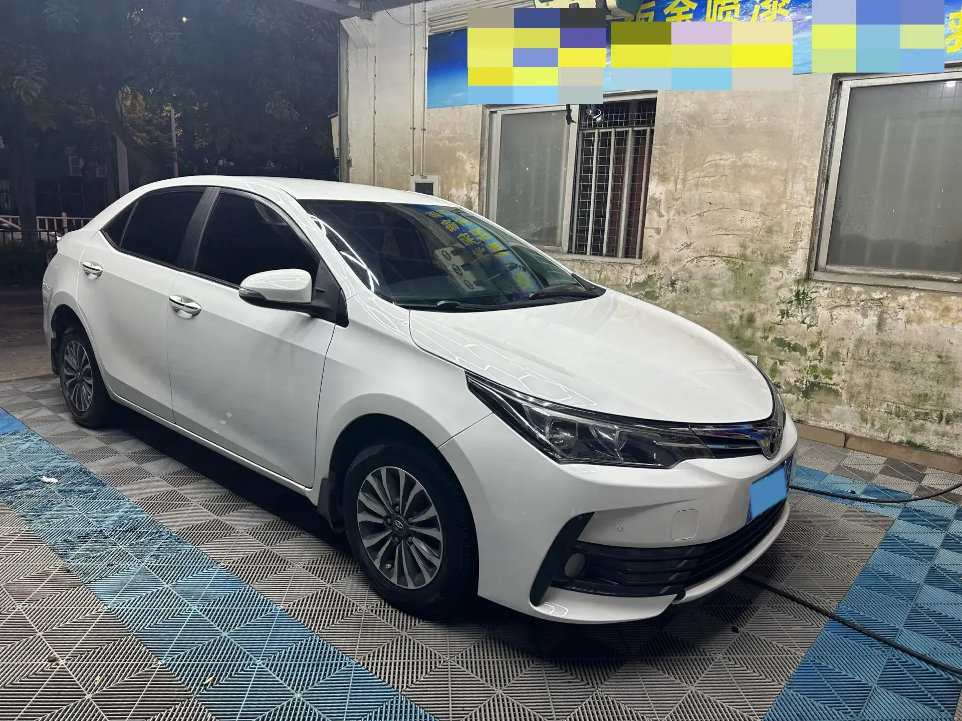 2018 TOYOTA COROLLA thumbnail 3