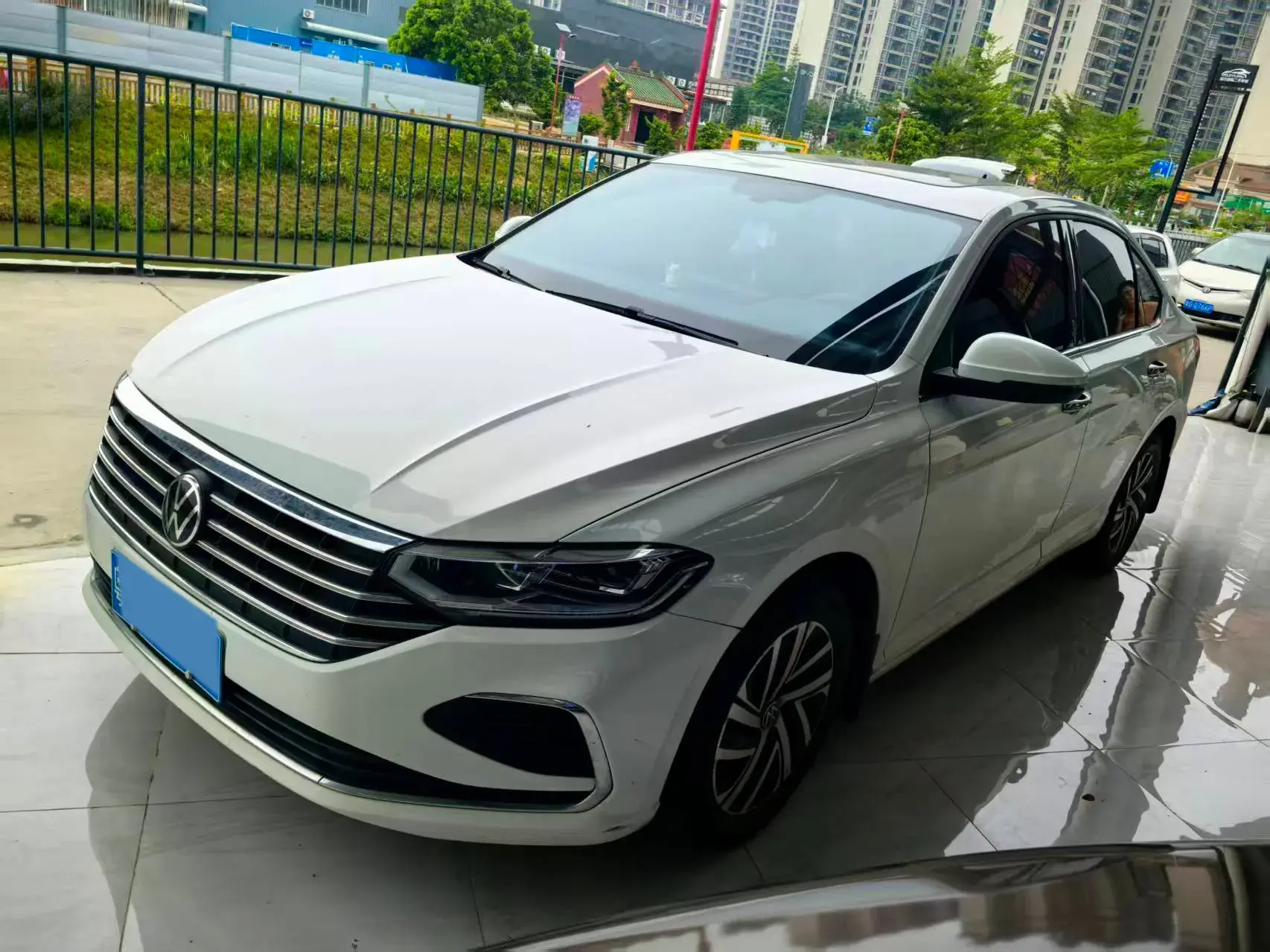 2023 VOLKSWAGEN LAVIDA view 1