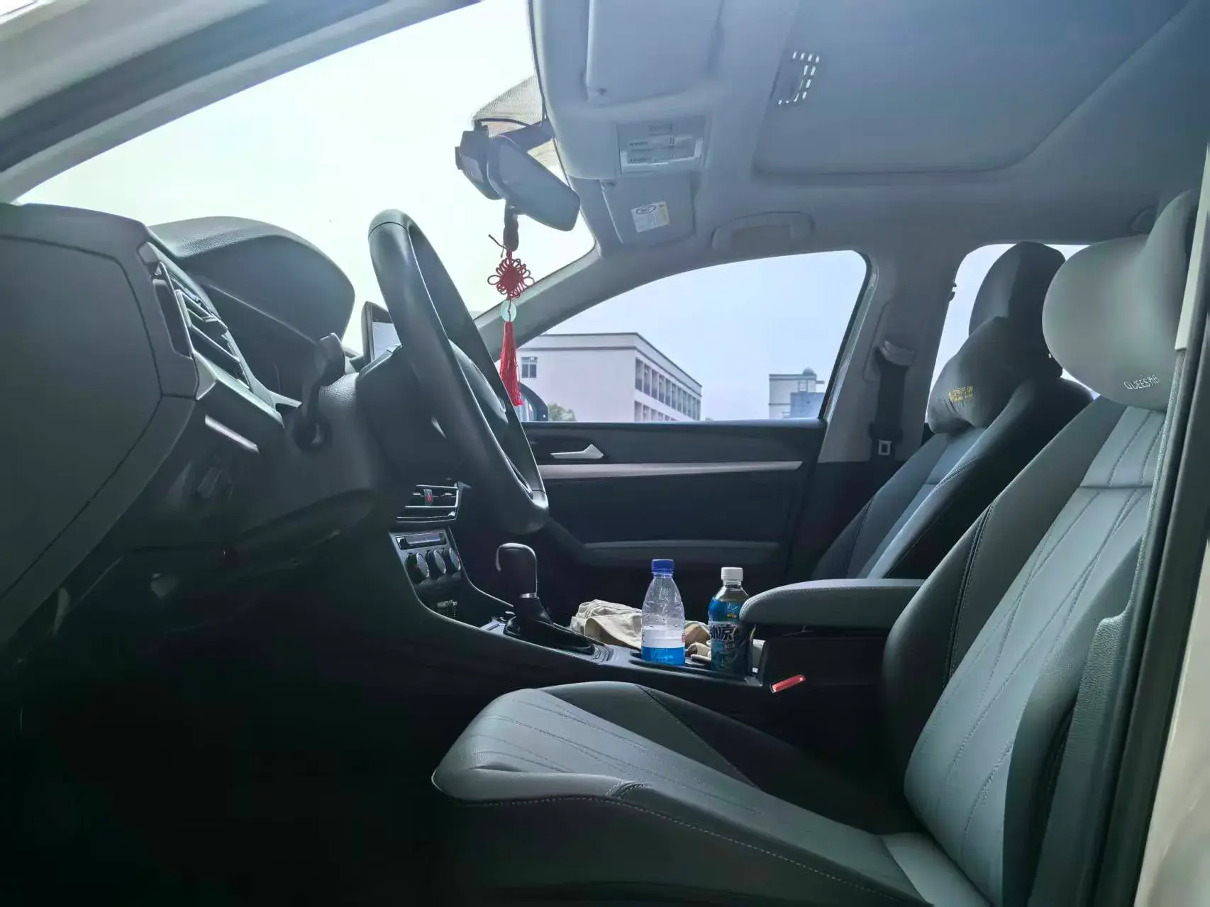 2023 VOLKSWAGEN LAVIDA thumbnail 2