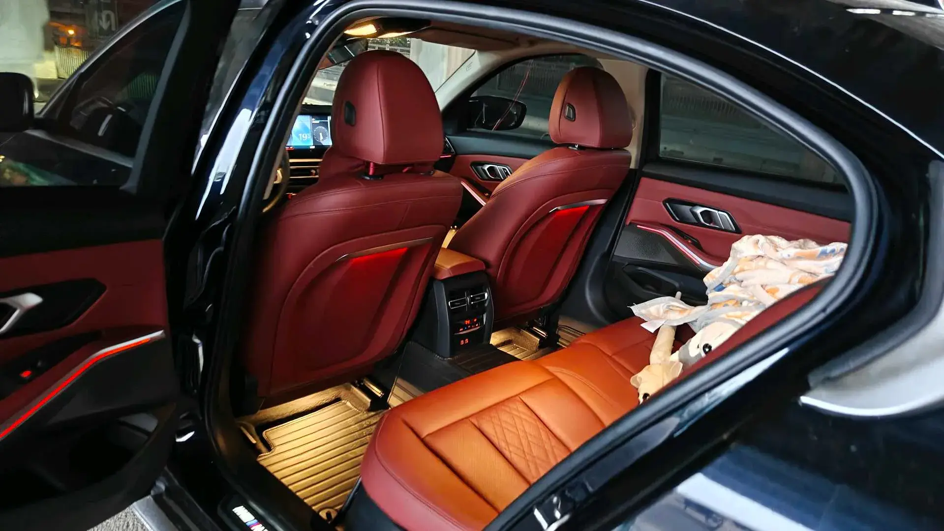 2023 BMW 3 thumbnail 4