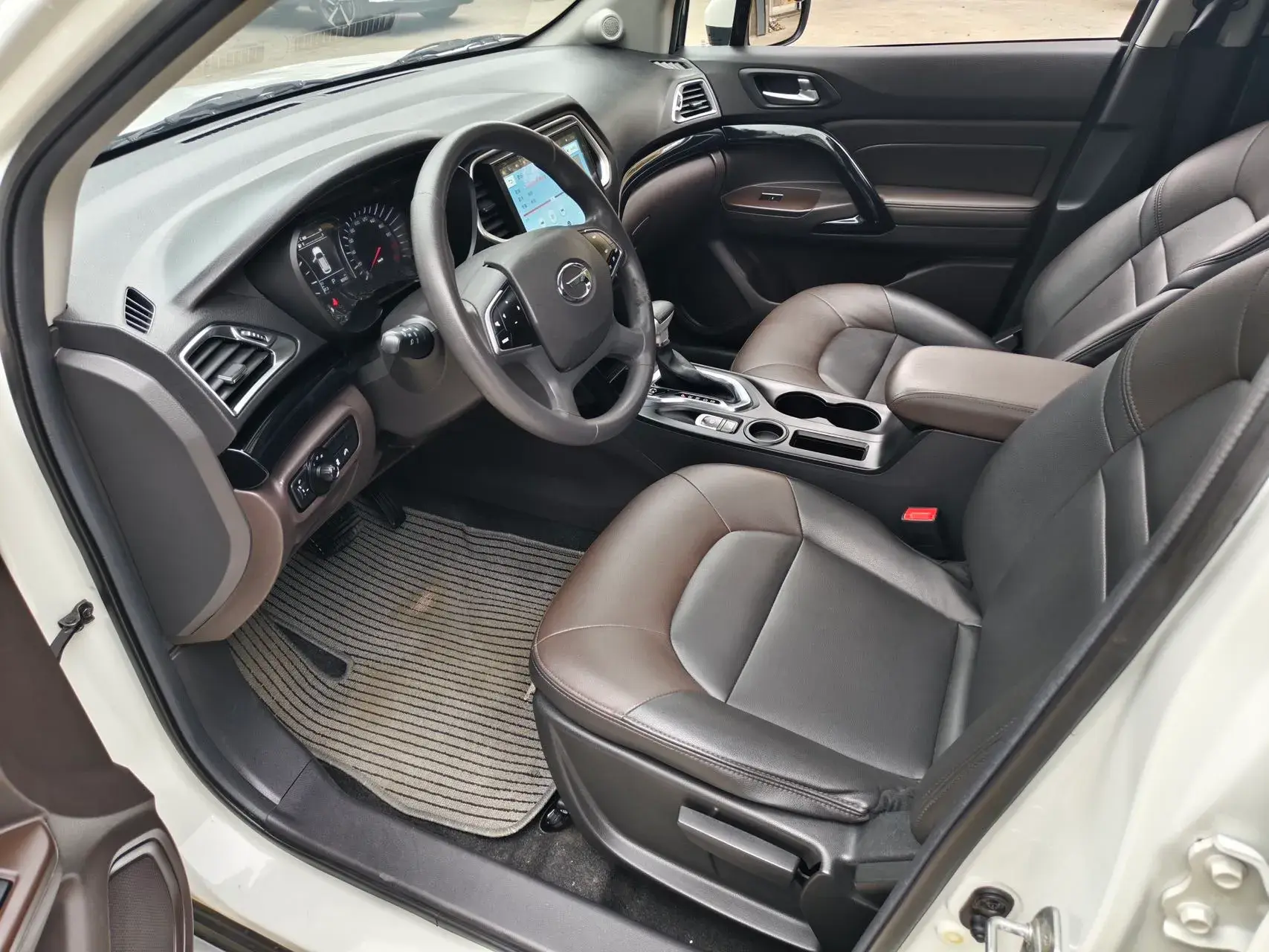 2017 GAC TRUMPCHI thumbnail 4