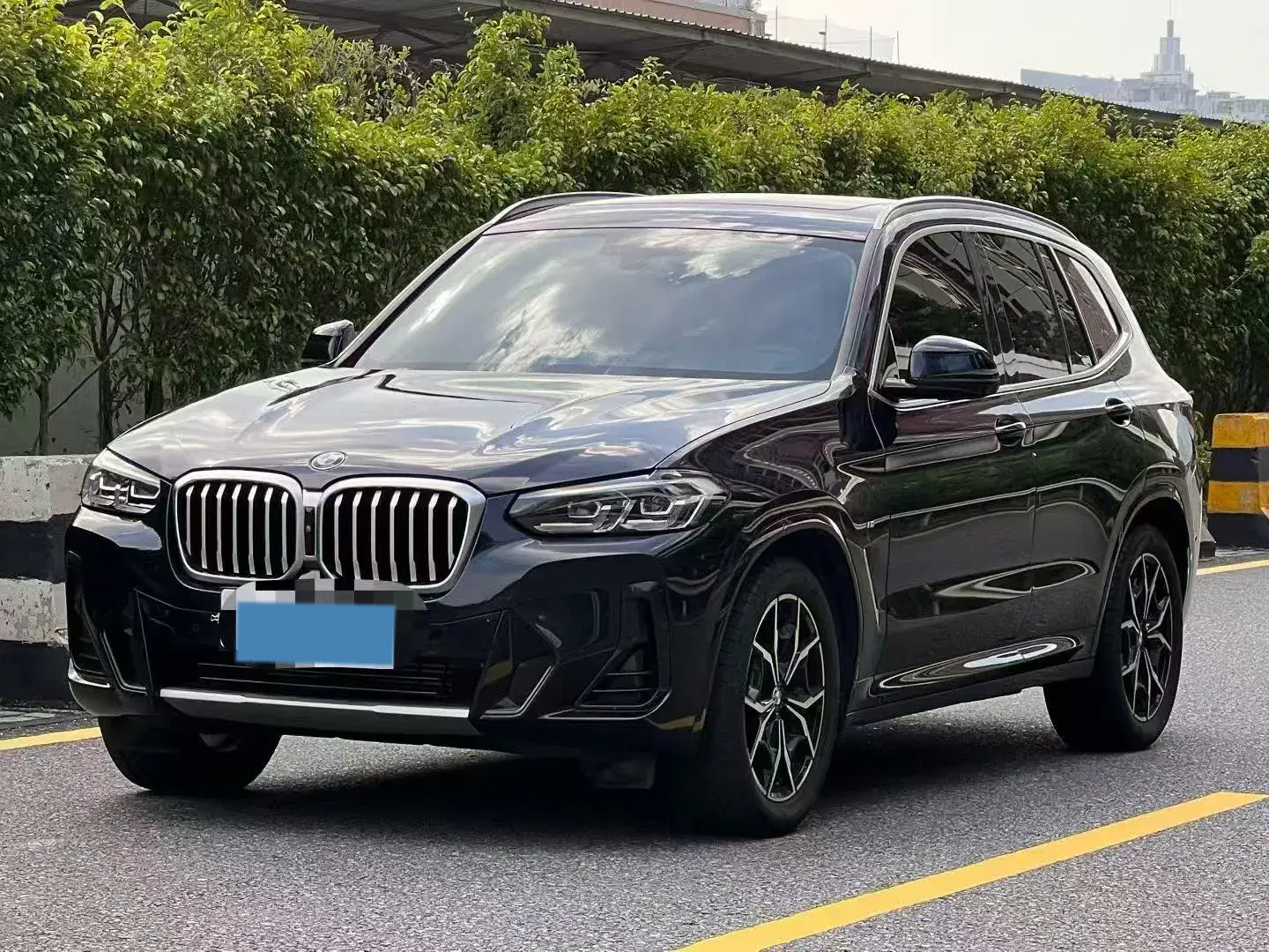 2022 BMW X3 view 1