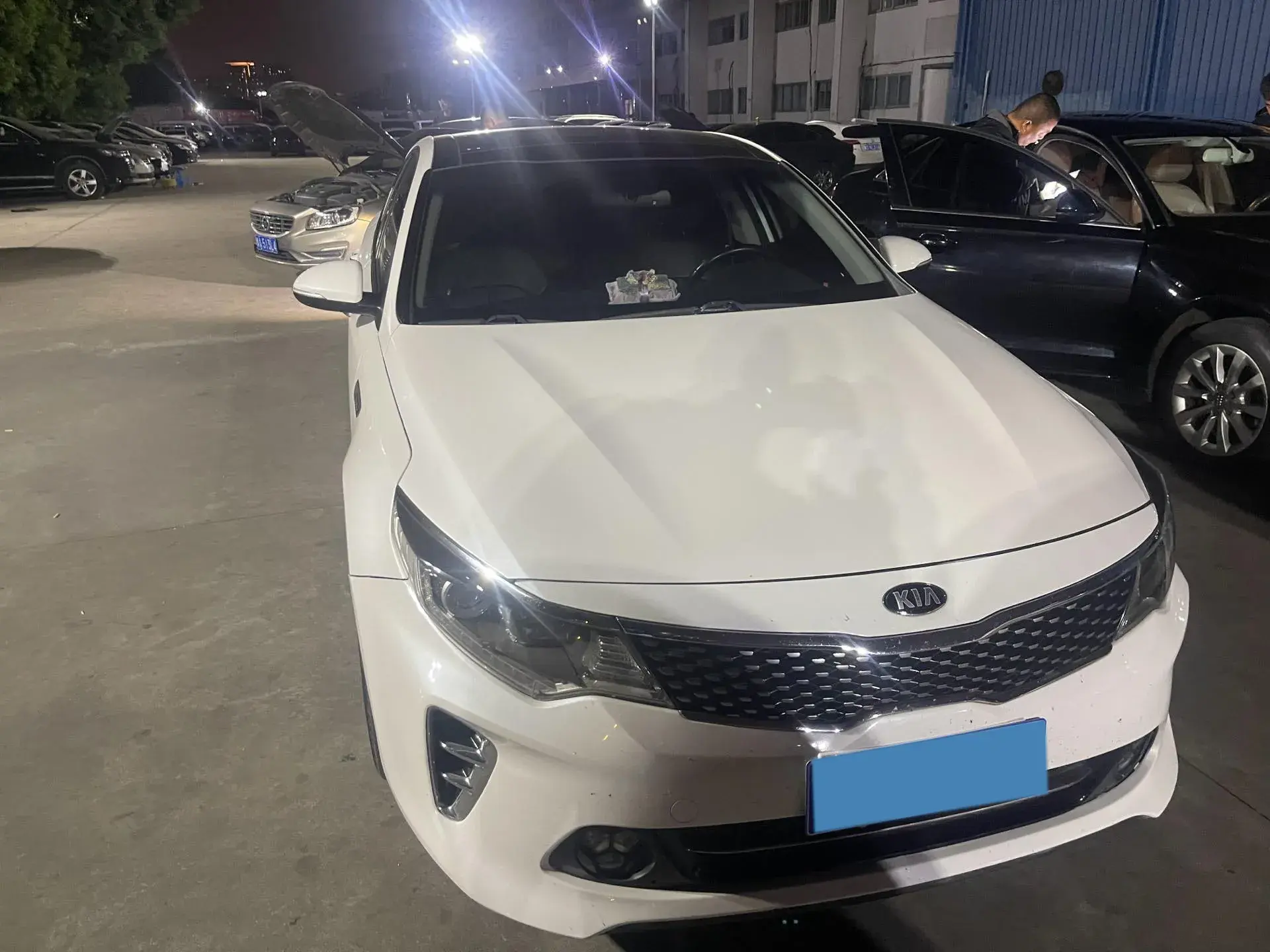 2016 KIA K5 thumbnail 2