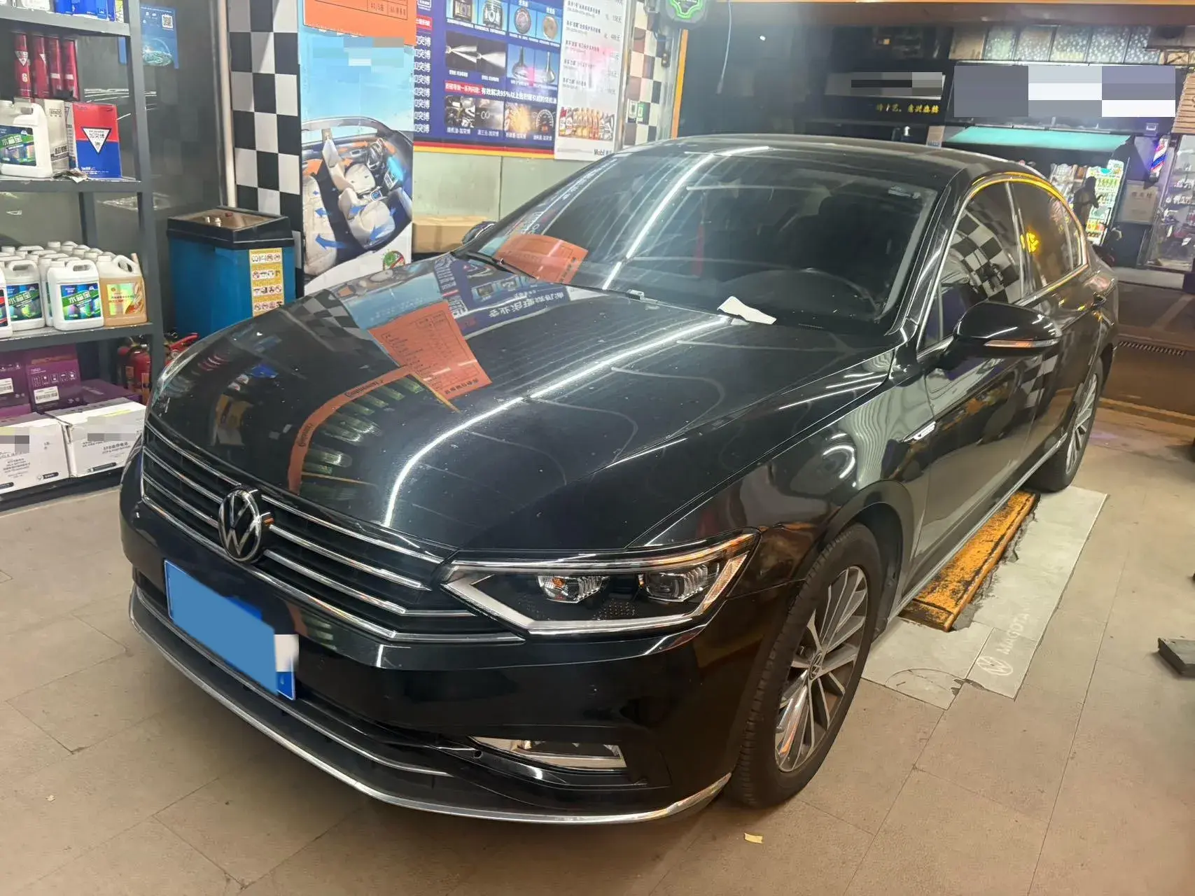 2020 VOLKSWAGEN MAGOTAN view 1