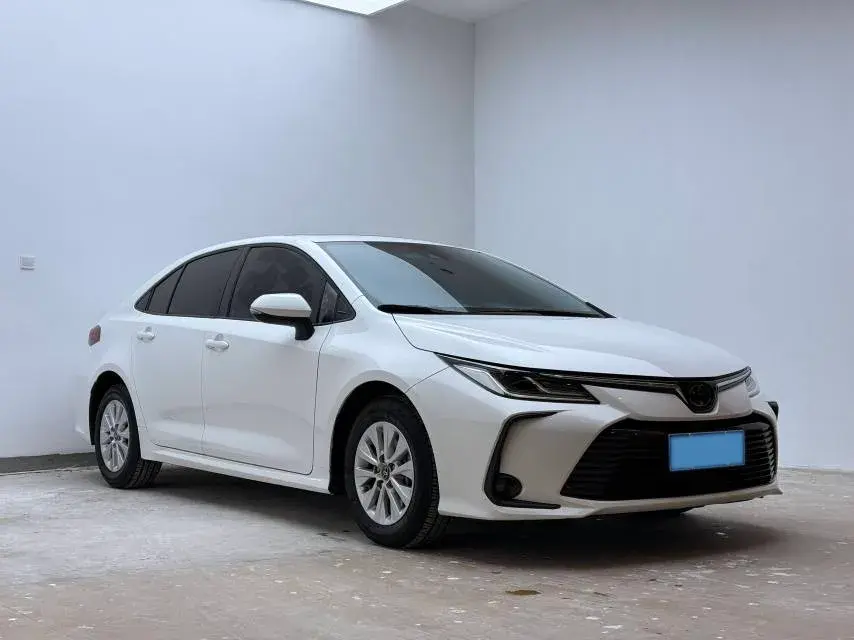 2021 TOYOTA COROLLA thumbnail 3