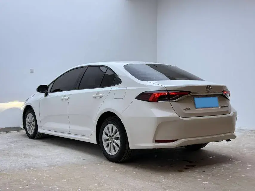 2021 TOYOTA COROLLA thumbnail 4