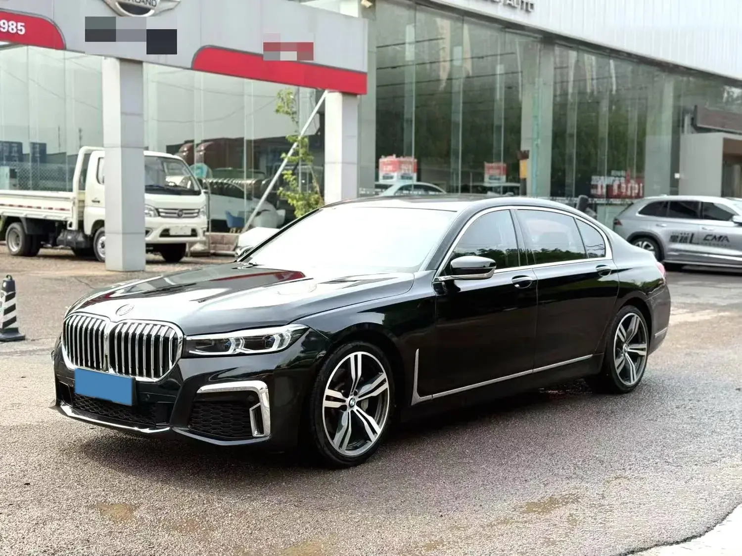 2019 BMW 7 view 1