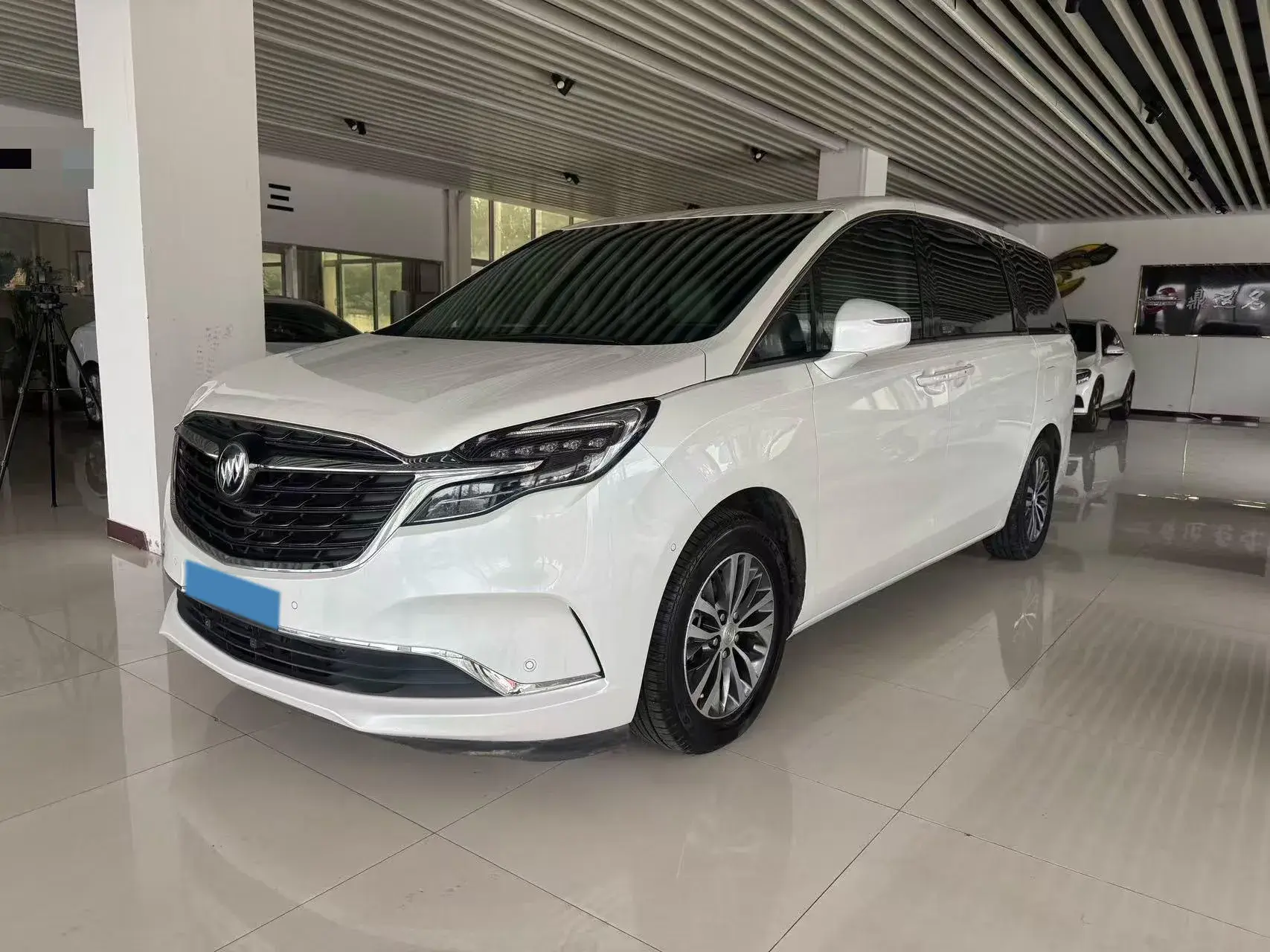 2022 BUICK GL8 view 1