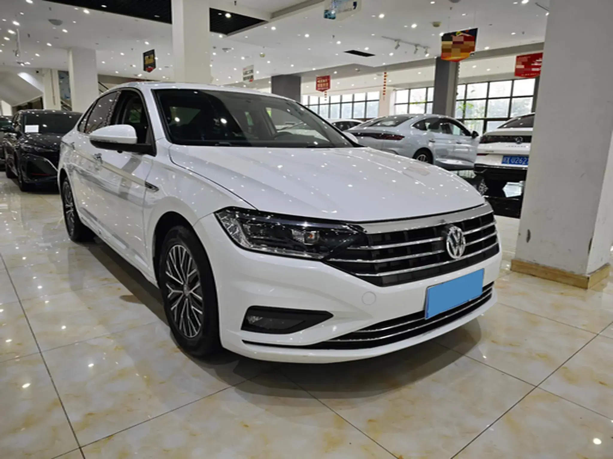 2019 VOLKSWAGEN SAGITAR thumbnail 3