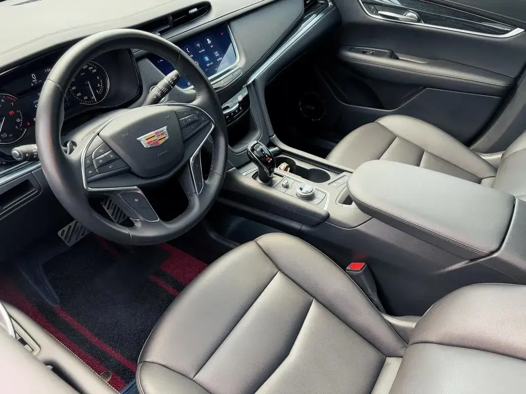 2022 CADILLAC XT5 thumbnail 4