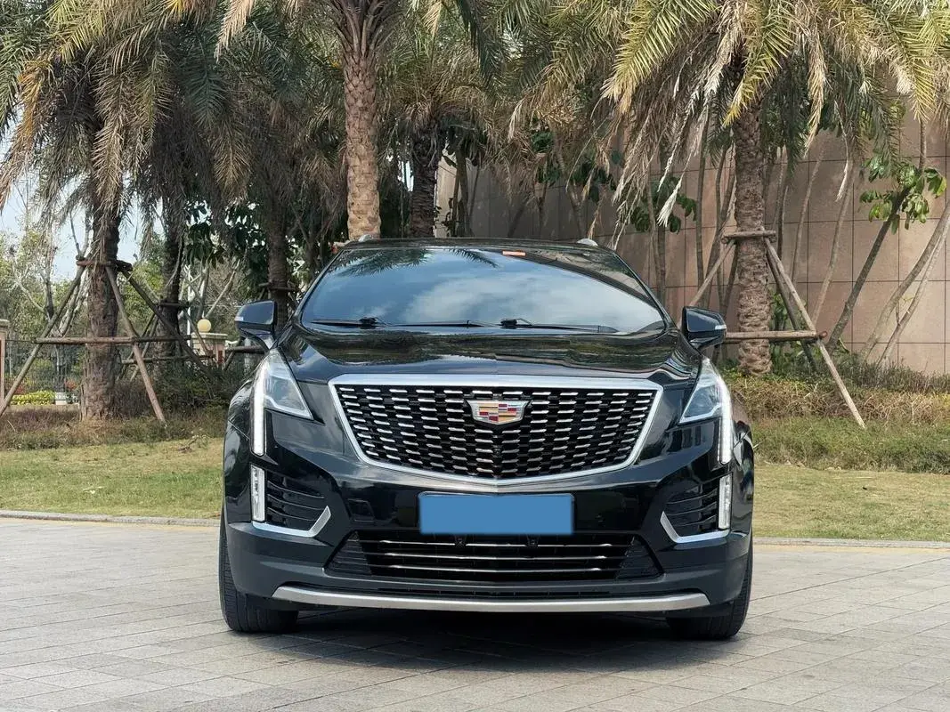 2022 CADILLAC XT5 thumbnail 2