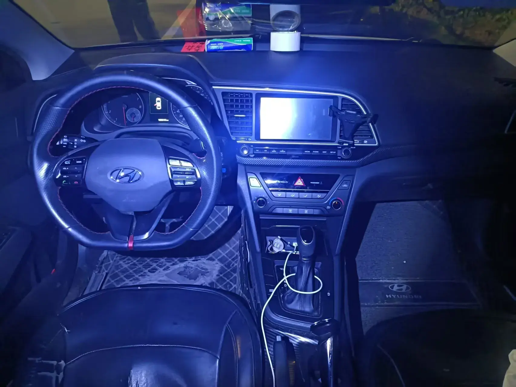 2018 HYUNDAI ELANTRA thumbnail 4