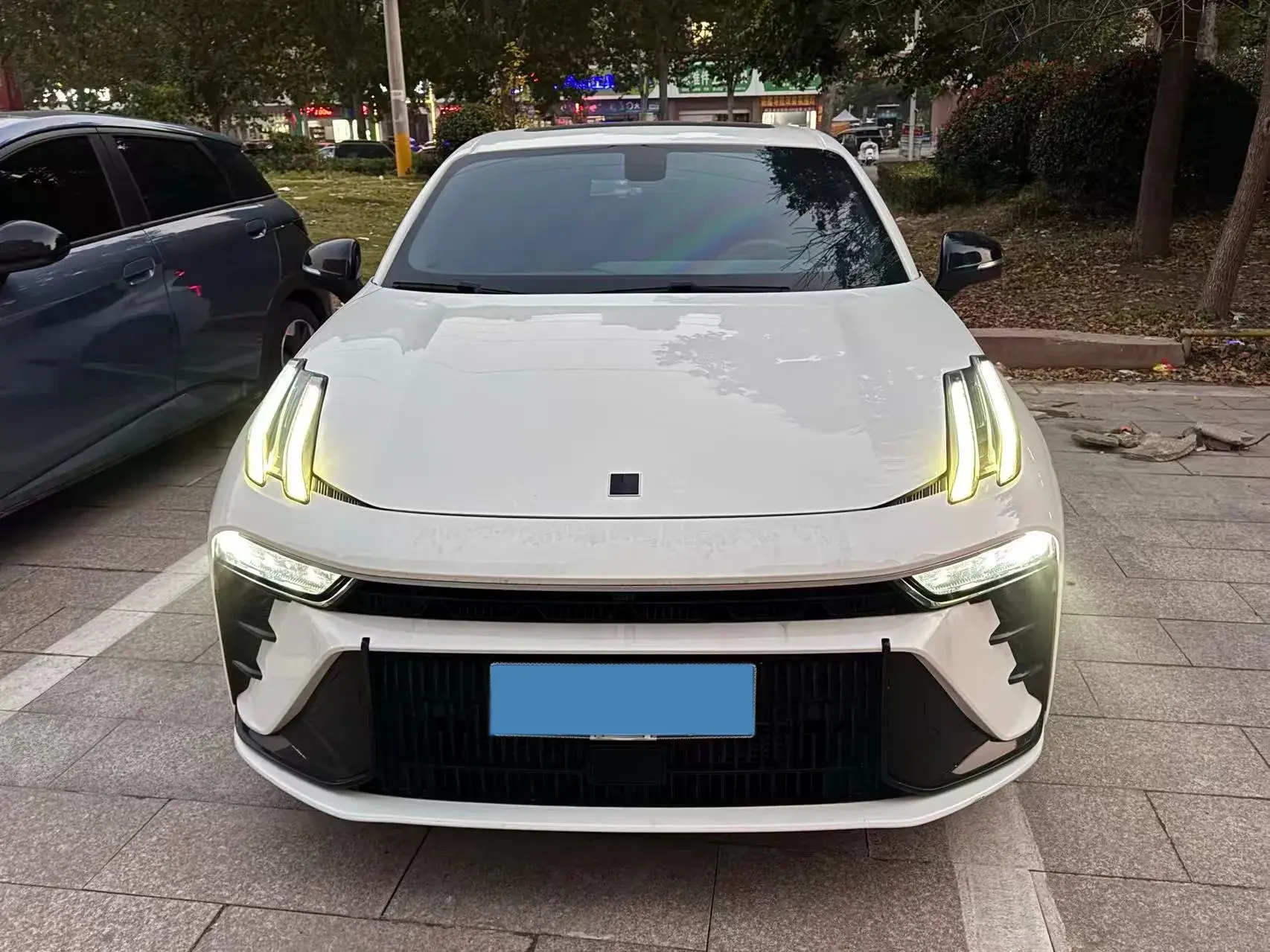 2023 LYNK&CO 03 thumbnail 3