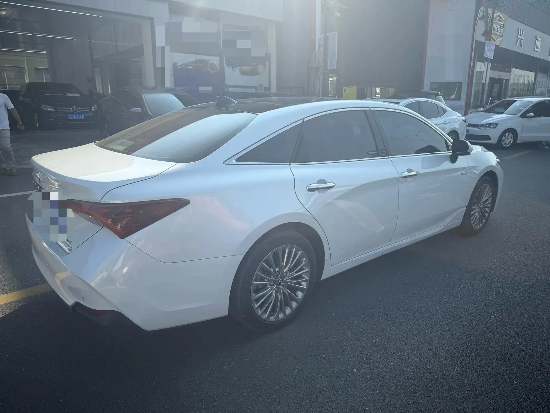 2022 TOYOTA AVALON thumbnail 3