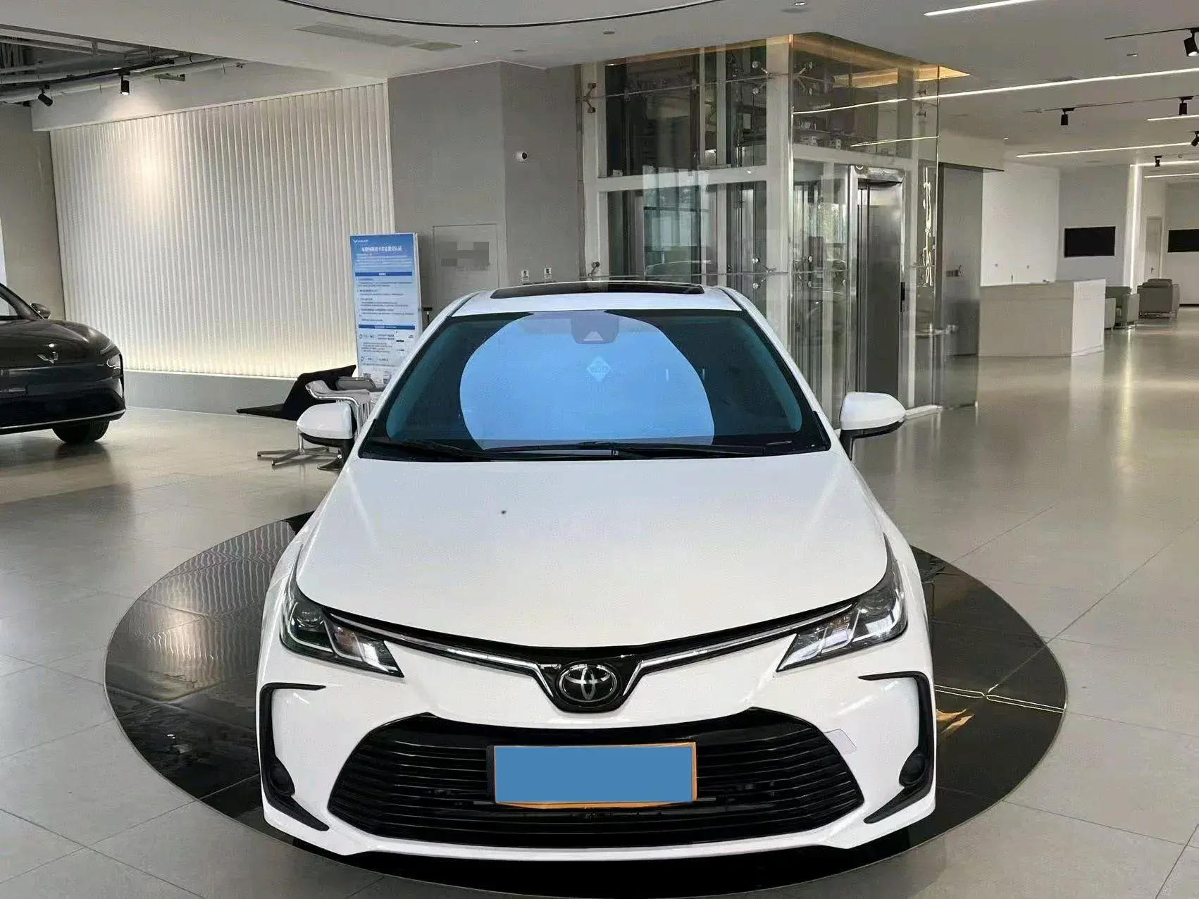 2021 TOYOTA COROLLA thumbnail 2