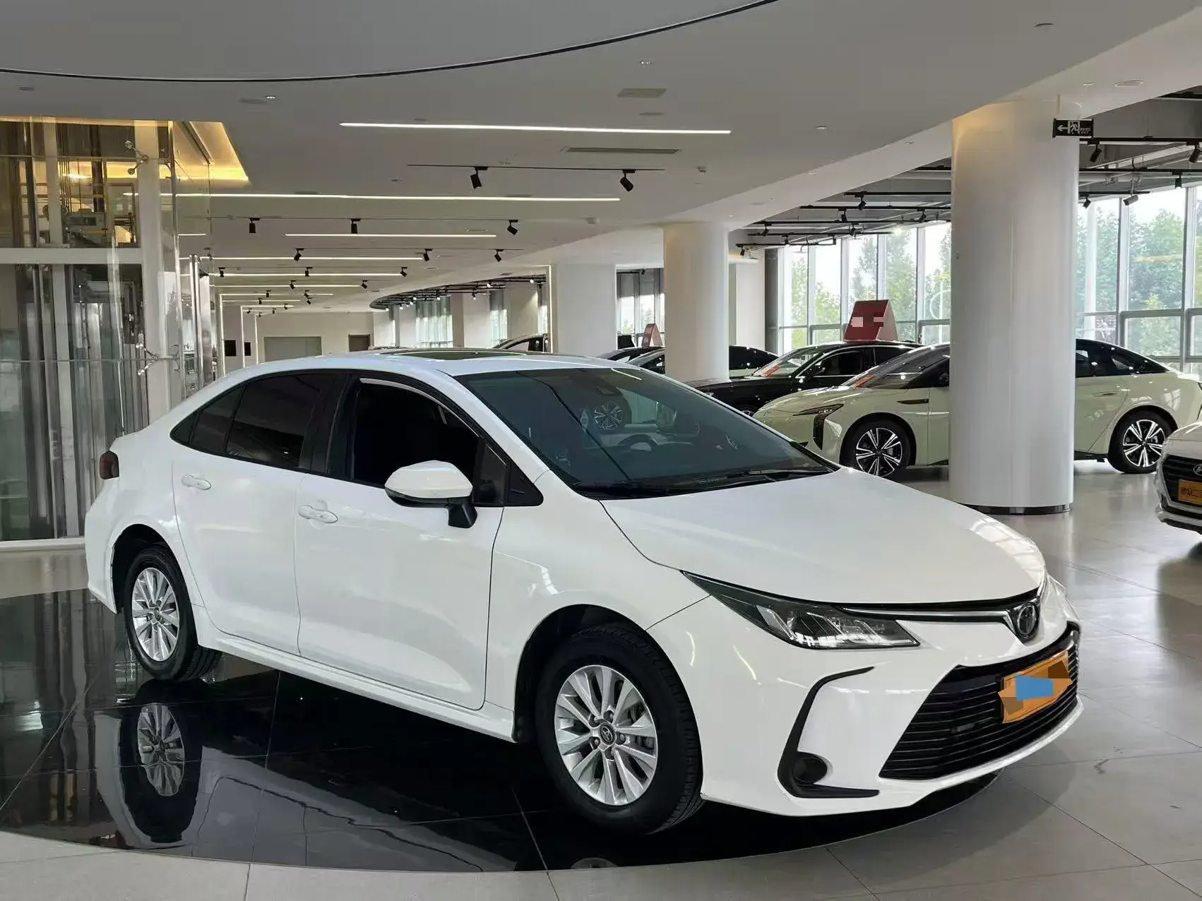 2021 TOYOTA COROLLA thumbnail 4