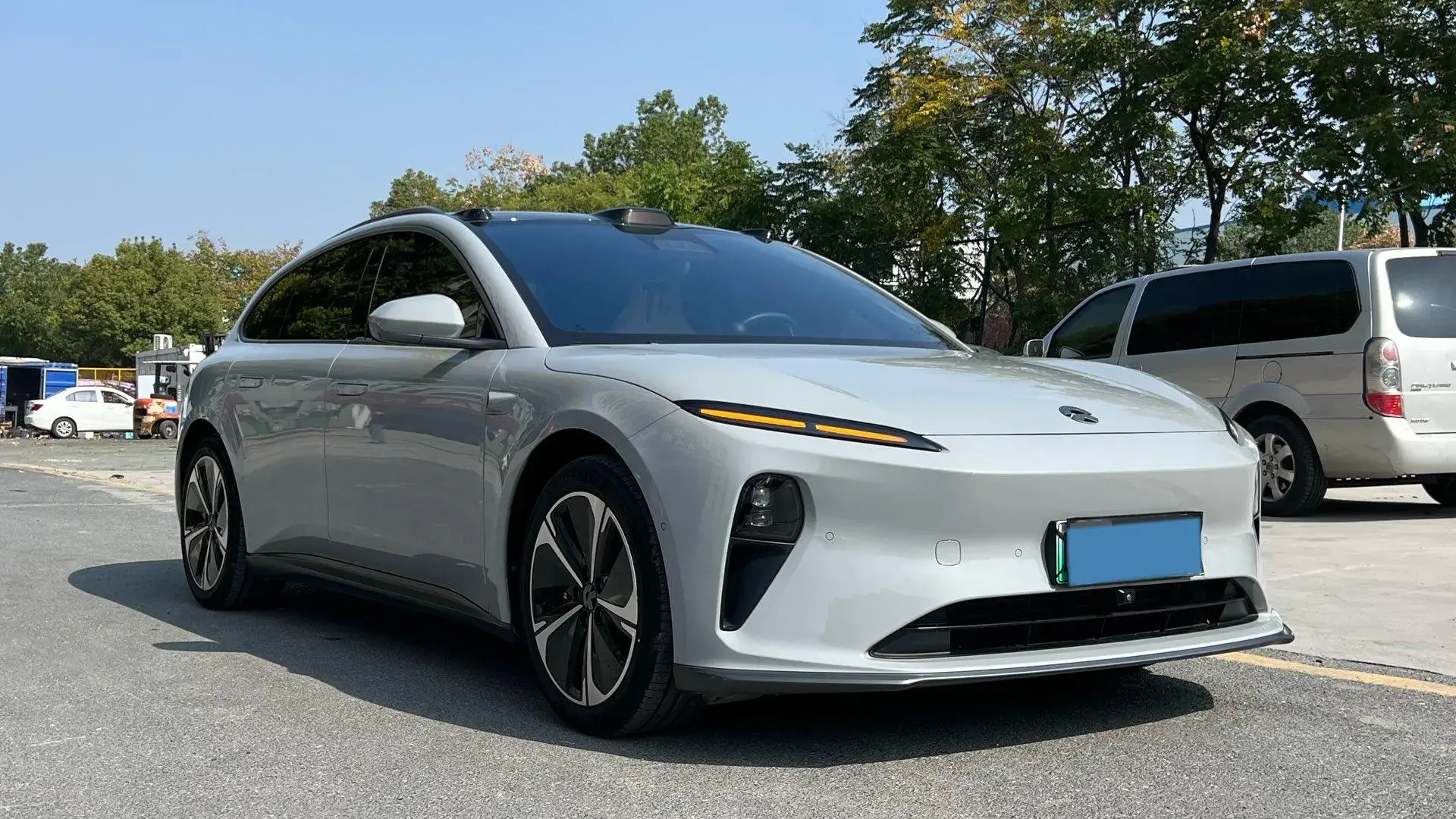 2023 NIO ET5T thumbnail 3