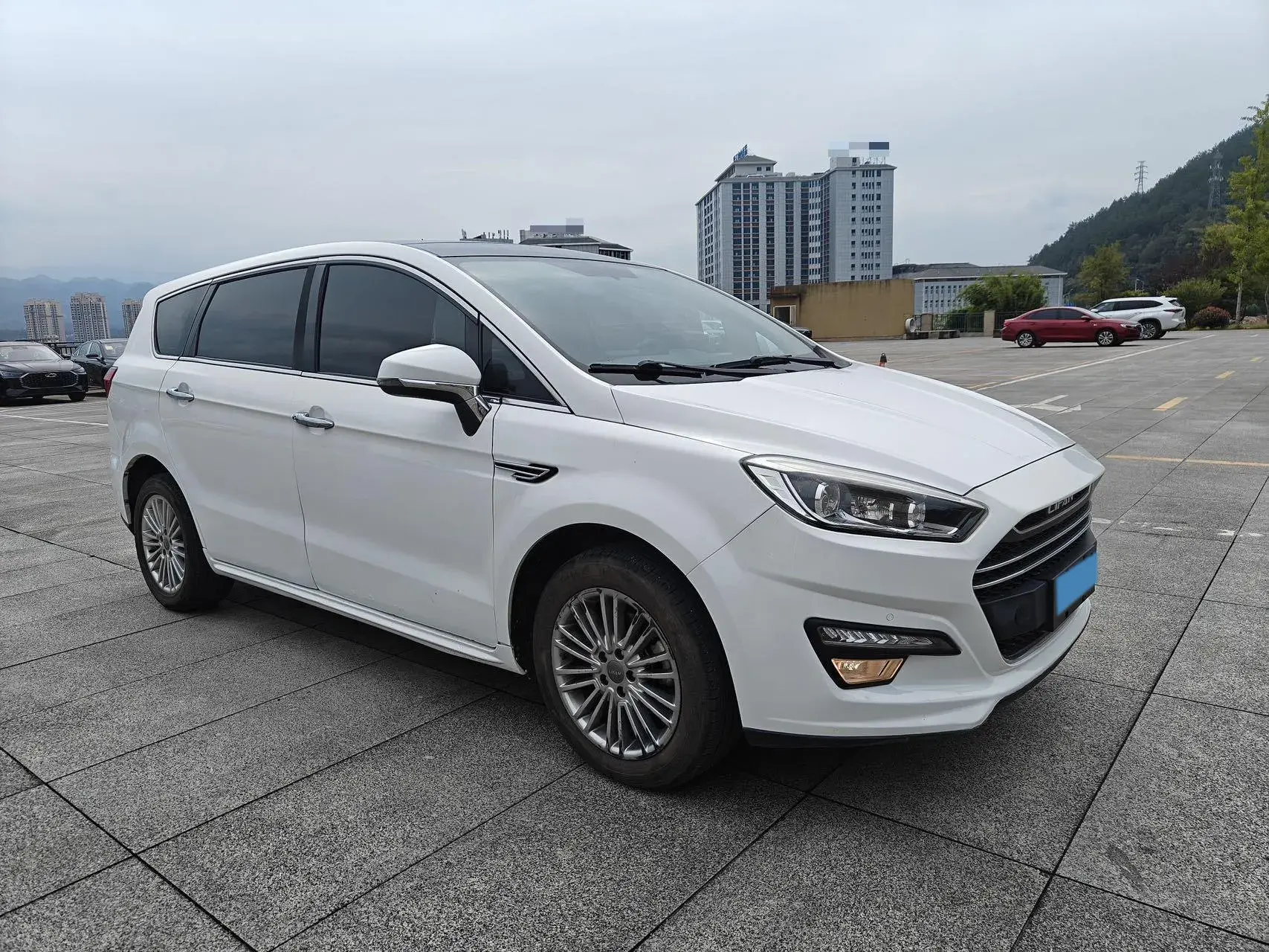 2017 LIFAN XUANLANG thumbnail 3