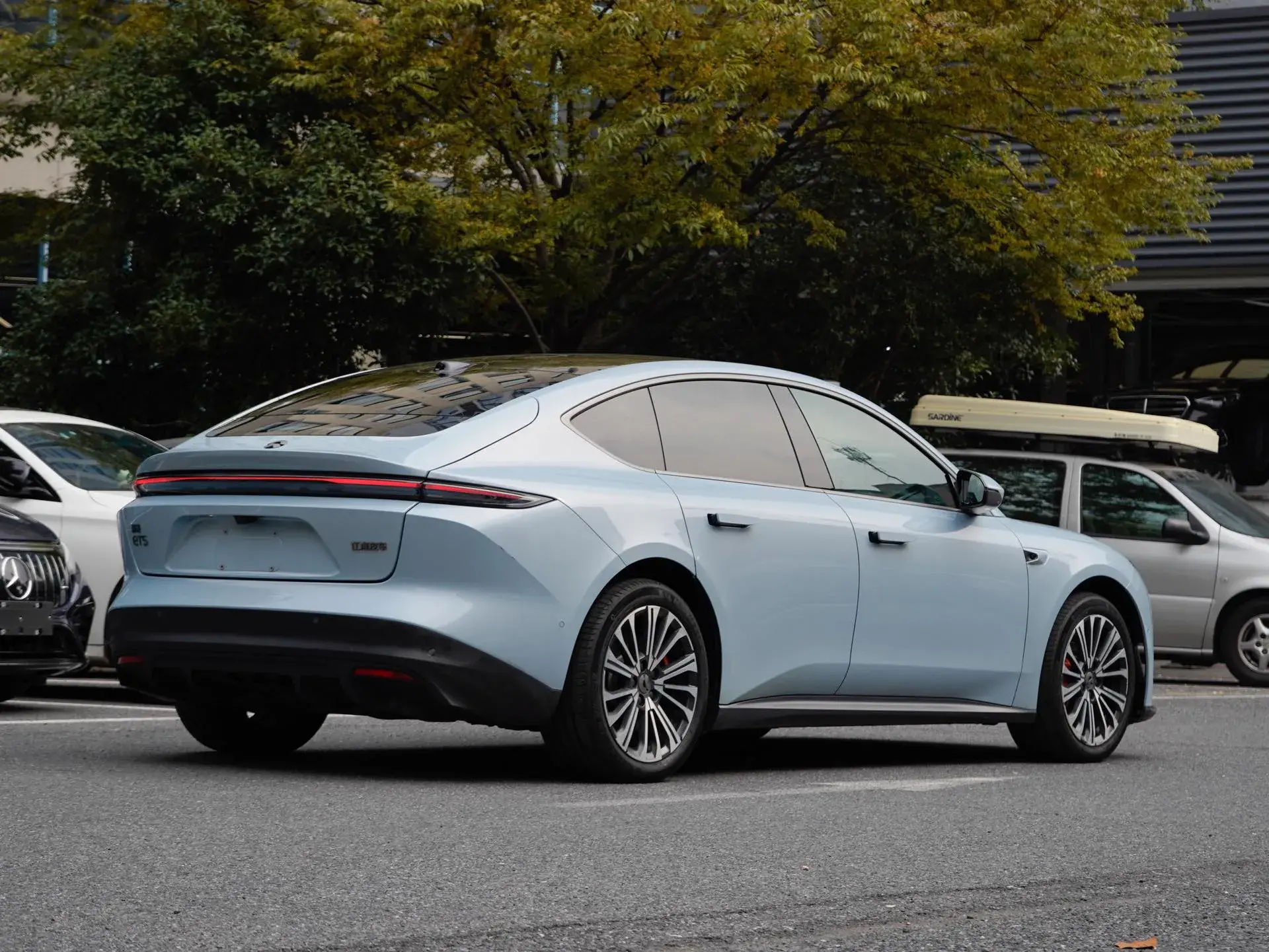 2022 NIO ET5 thumbnail 4