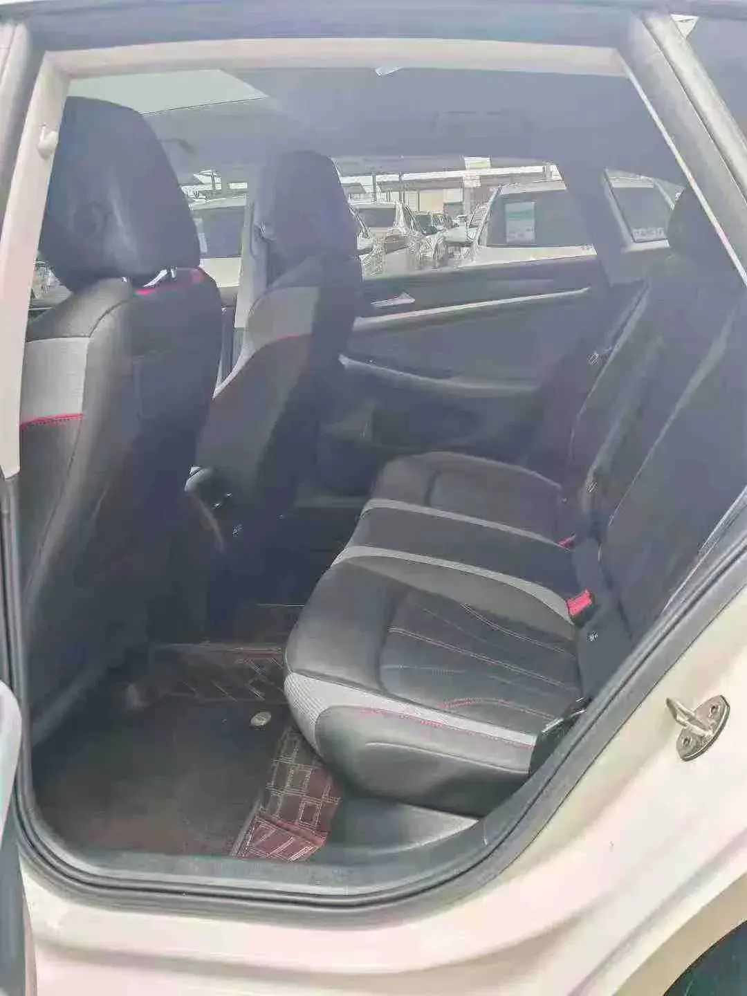 2022 VOLKSWAGEN LAMANDO thumbnail 3