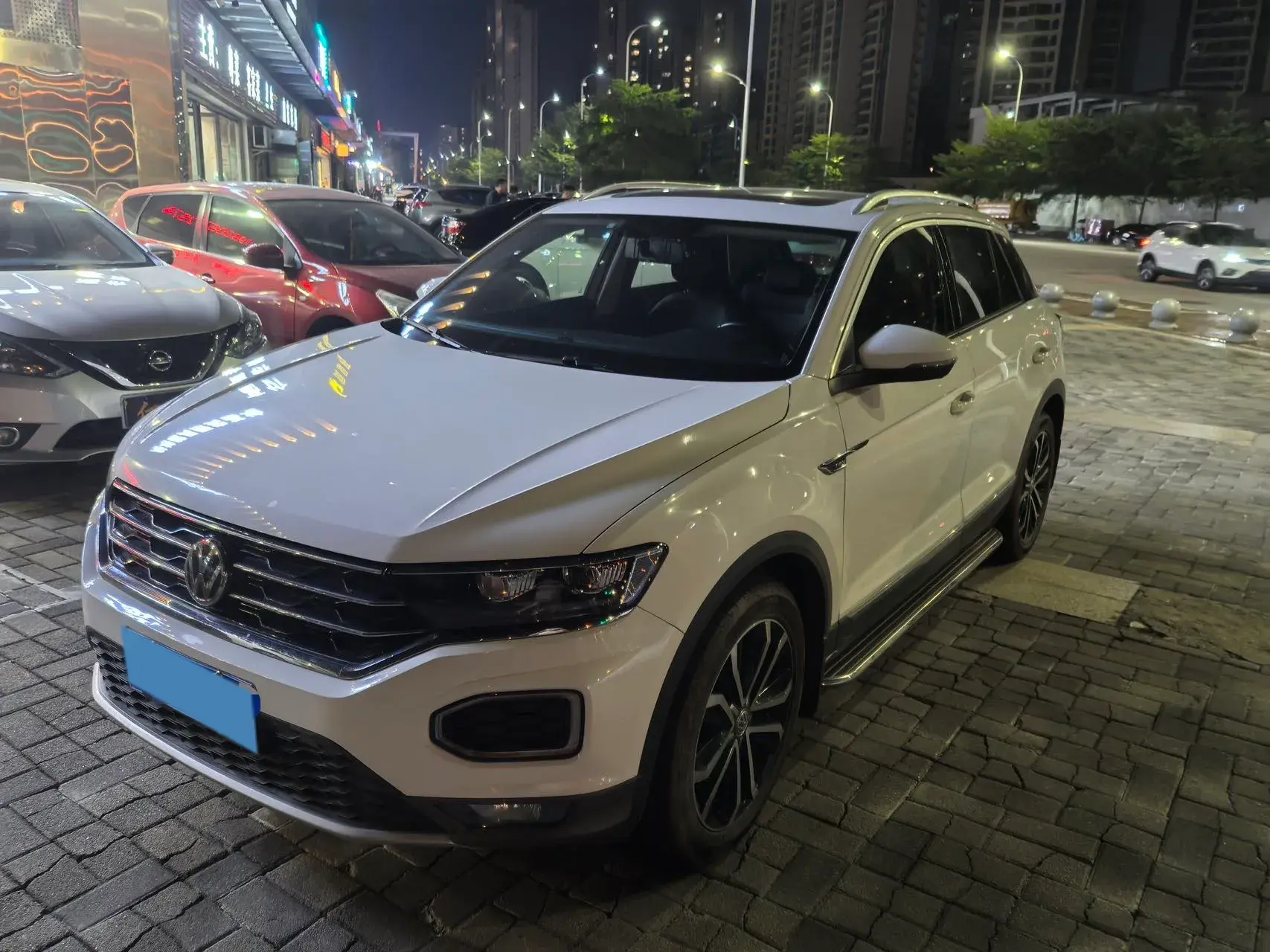 2019 VOLKSWAGEN T-ROC view 1