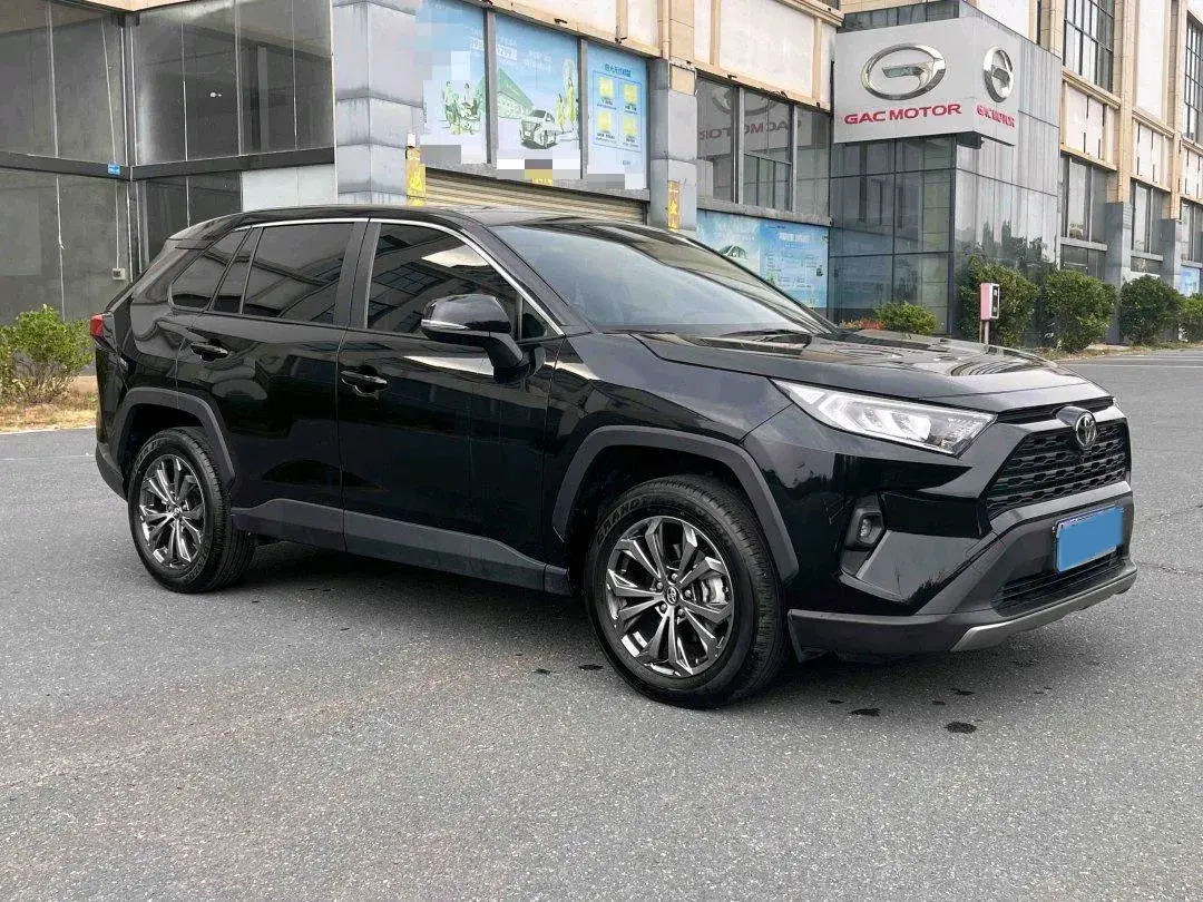 2023 TOYOTA RAV4 thumbnail 3