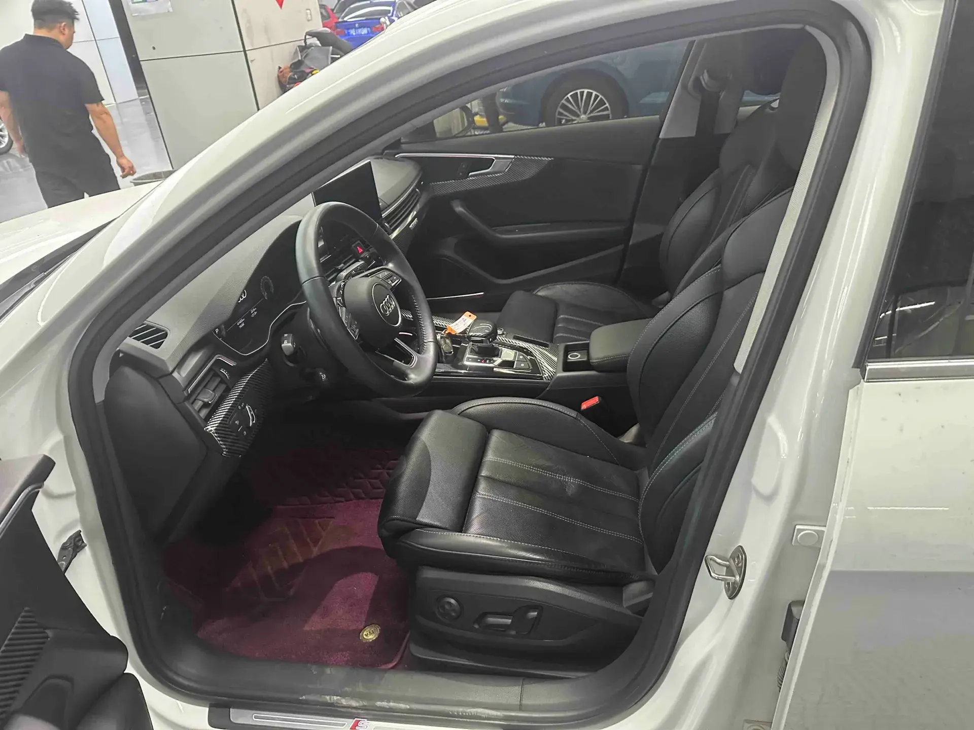 2020 AUDI A4L thumbnail 3