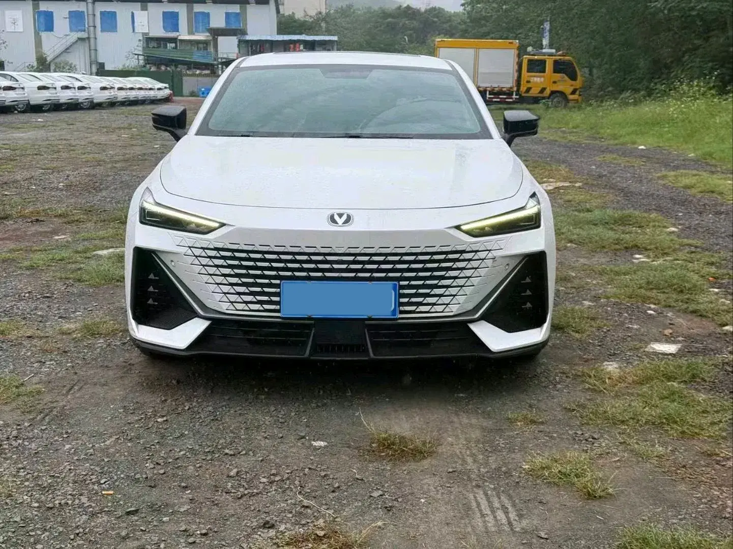 2022 CHANGAN UNI-V thumbnail 2