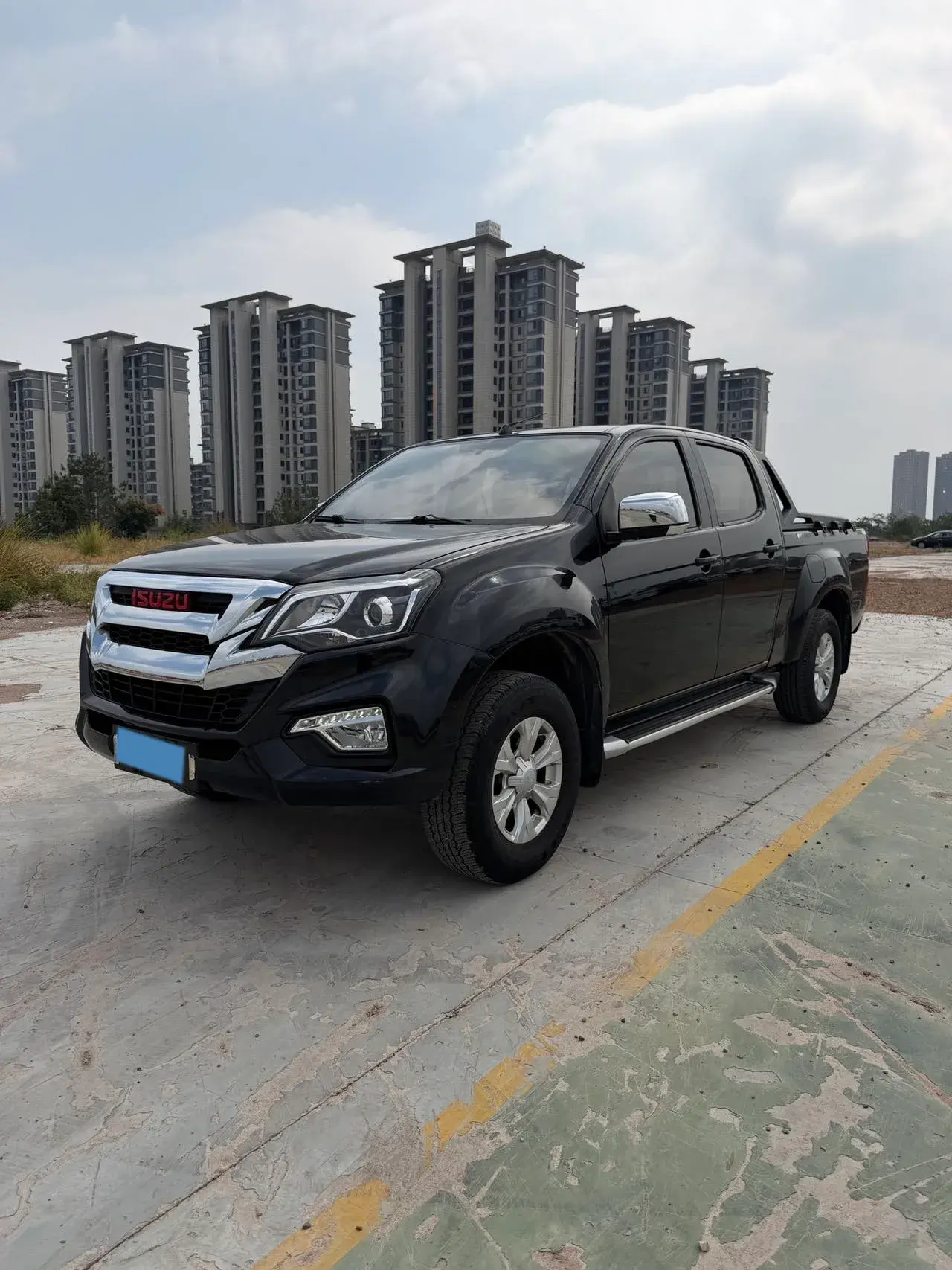 2020 ISUZU LINGTUO view 1