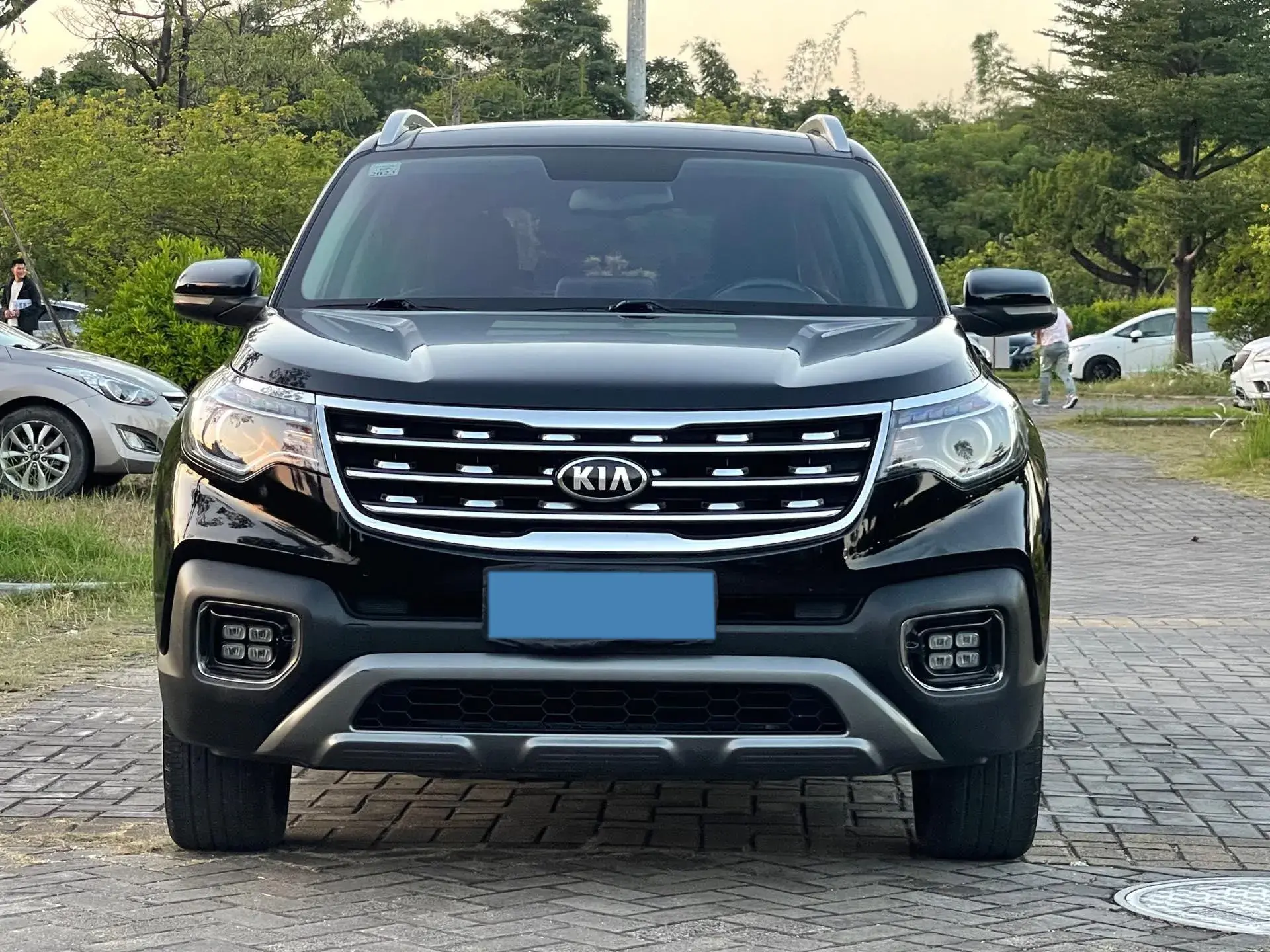 2019 KIA SPORTAGE thumbnail 2