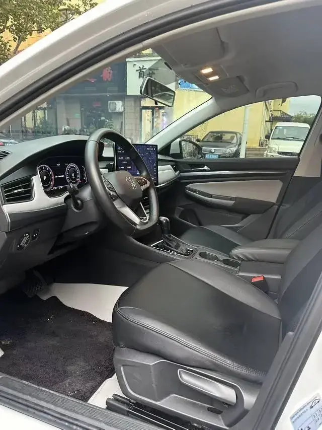 2023 VOLKSWAGEN BORA thumbnail 4