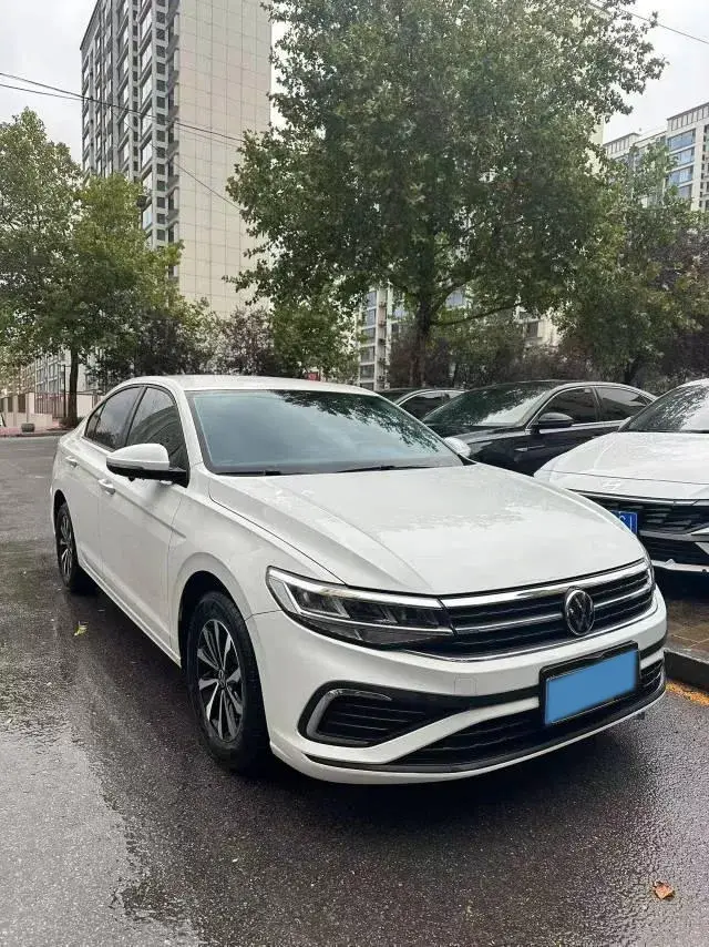 2023 VOLKSWAGEN BORA thumbnail 3