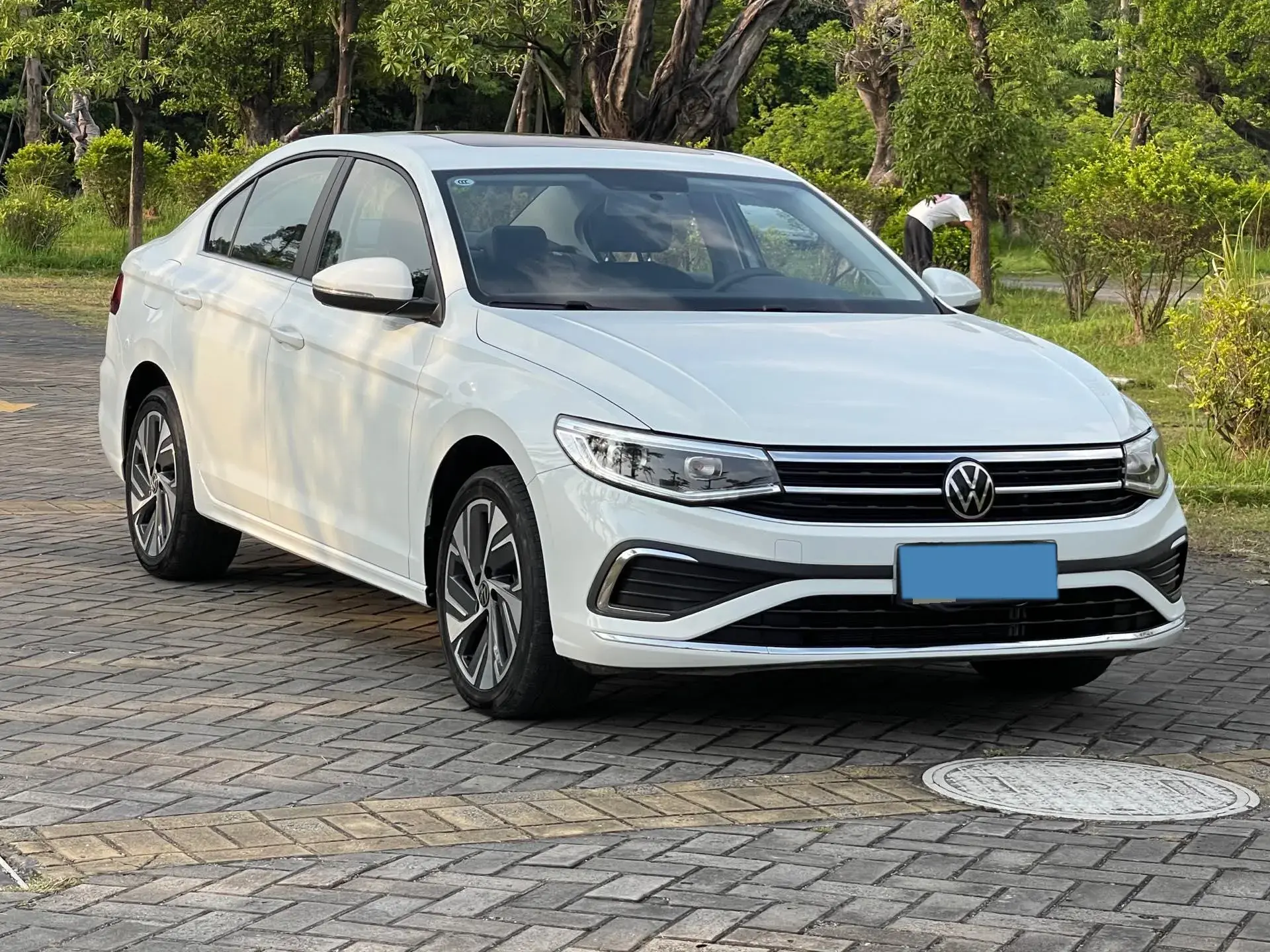 2025 VOLKSWAGEN BORA thumbnail 3